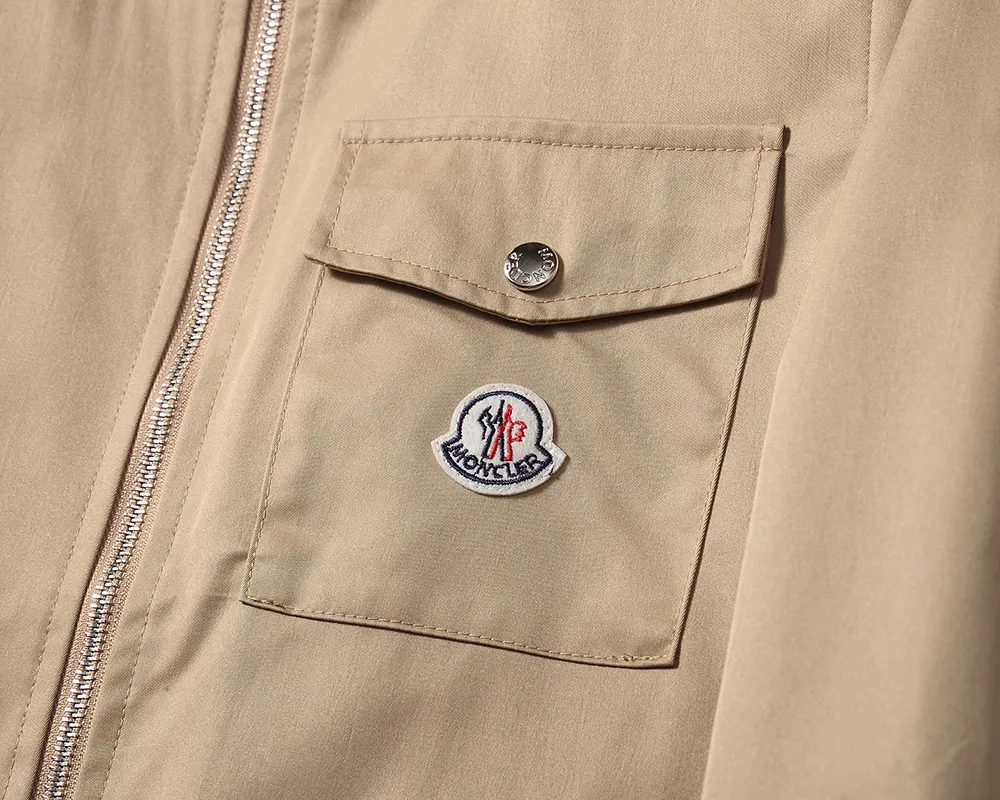 P380 🌸🌸🌸🌸 Moncler's latest 25-year-old men's jacket. The color combination has a classic charm without losing youthful vitality. It reshapes a new design style and shows a bold and confident brand design concept.  Imported fabrics, sleeves and pockets are paired with exclusive brand designs, reflecting the minimalist pursuit of quality and design. Low-key luxury fully embodies the brand image and status! The brand LOGO icon design is simple and recognizable, with a delicate and comfortable touch, excellent details, exquisite and elegant everywhere, fashionable design, a capable and stylish upper body, and full of aura! The all-over pattern and simple aesthetics are brought to the extreme, and it is a jacket that can be mixed and matched. There is no doubt that it is a must-have product for men. It is extremely practical and the color is easy to match.  Color: Picture color. Sizes: M, L, xL, xxL, xxxL