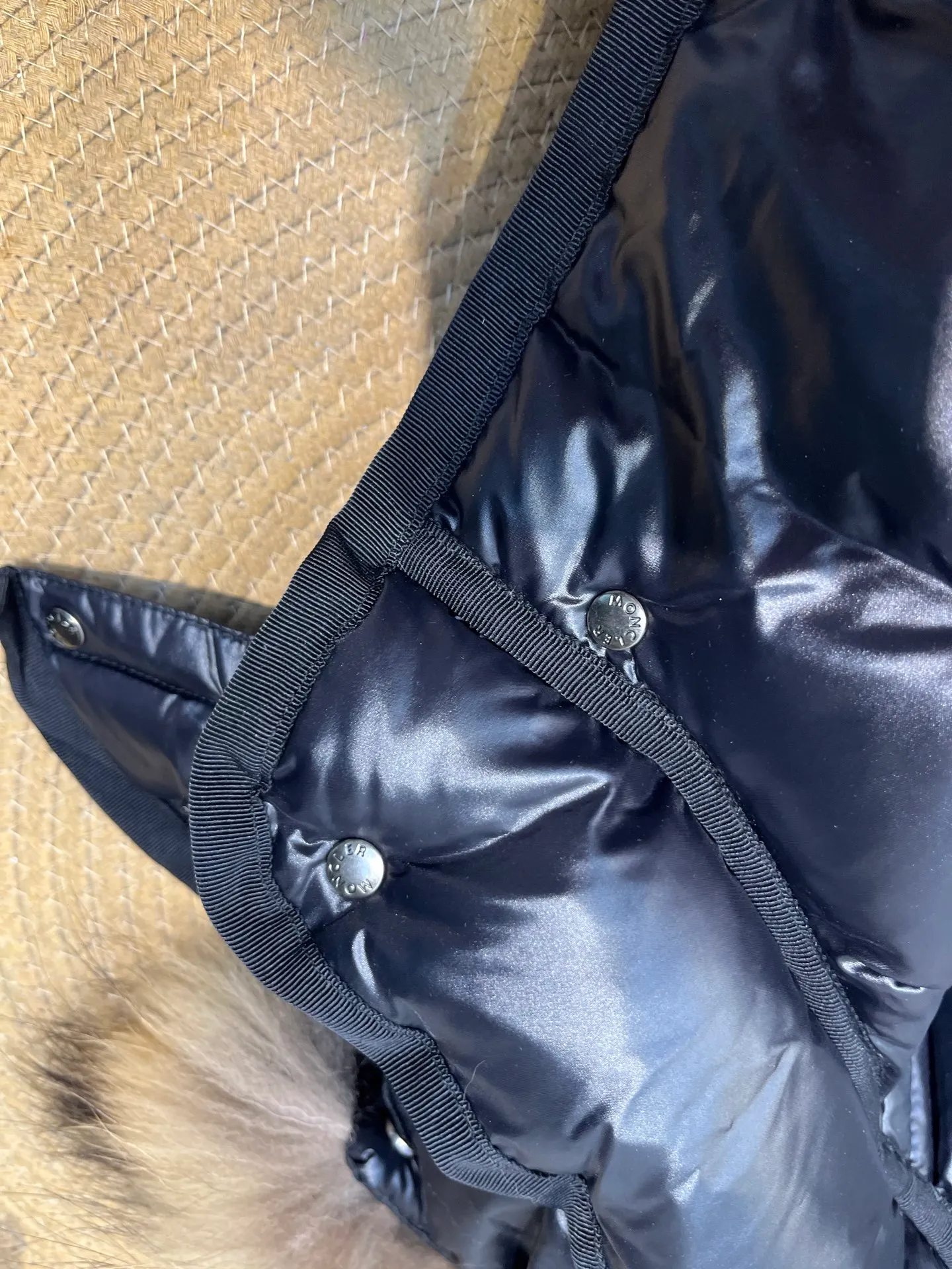 P1160 Moncler Armoise short slim fit women's down jacket, oversized fox fur, imported nylon fabric zipper closure Size: 1-2-3-4