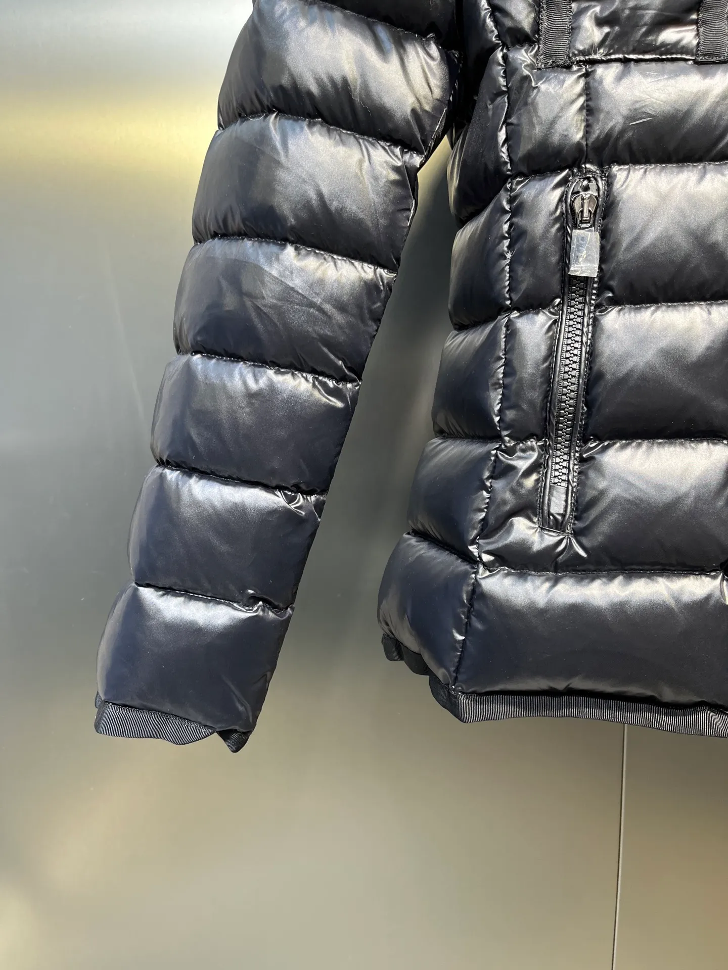 P1160 Moncler Armoise short slim fit women's down jacket, oversized fox fur, imported nylon fabric zipper closure Size: 1-2-3-4