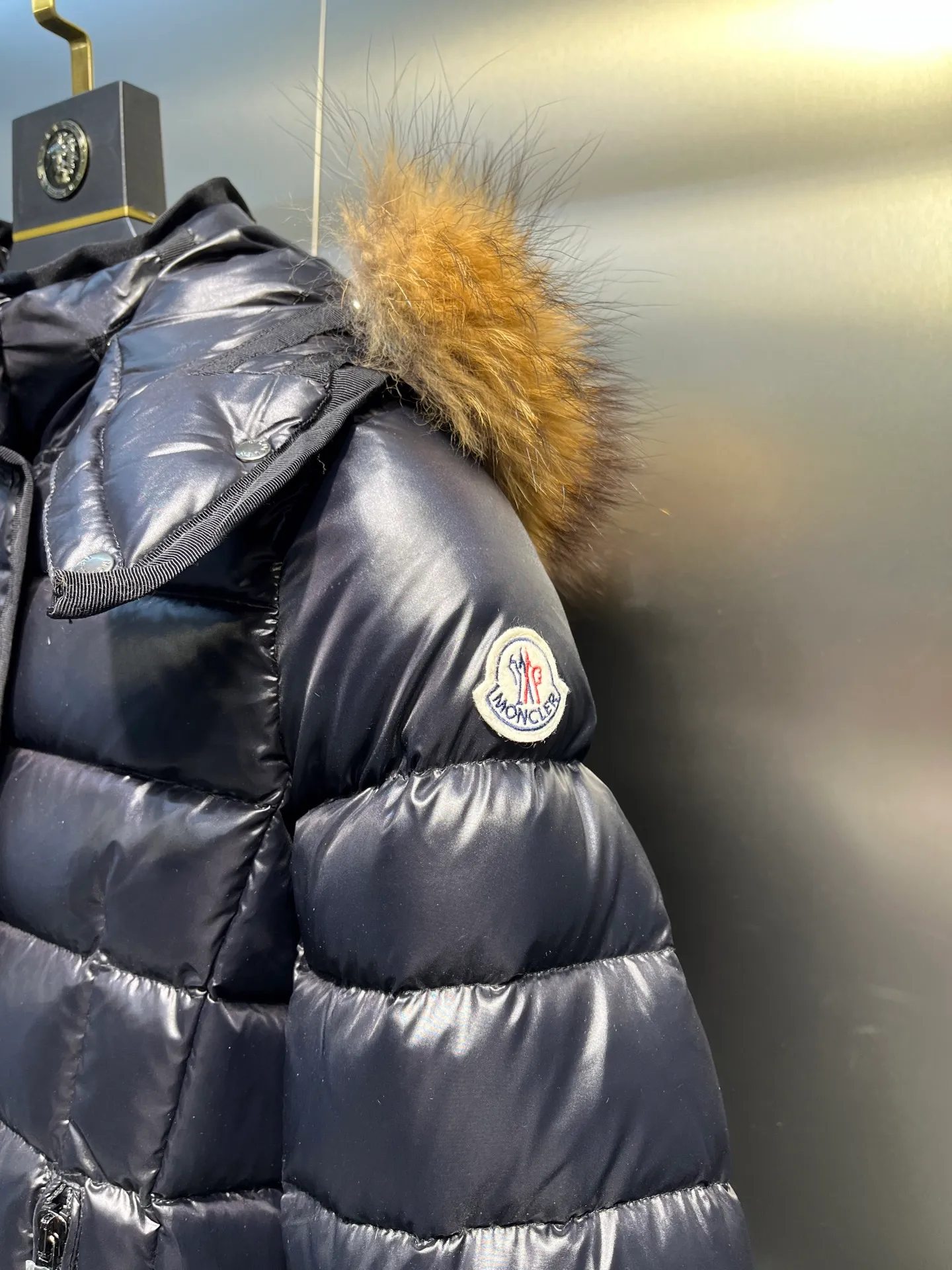 P1160 Moncler Armoise short slim fit women's down jacket, oversized fox fur, imported nylon fabric zipper closure Size: 1-2-3-4