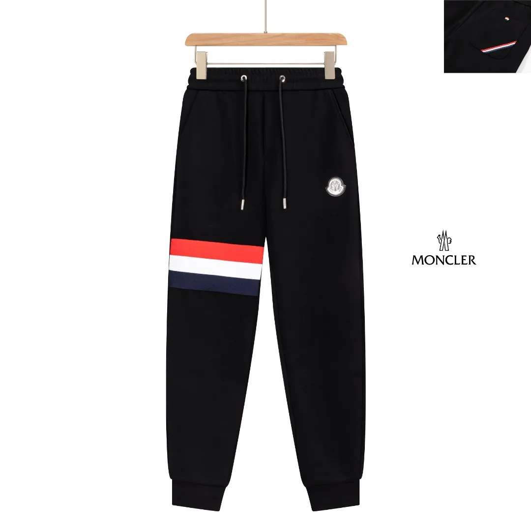 P290 Moncler 25 new autumn trousers European trade channels, direct delivery from Italian overseas warehouses, limited sales of overseas boutiques.  25SS new casual and fashionable sweatpants. This sweatpants adopts the design of big brands to create a fashionable trend. The details are exquisitely processed, showing super high quality.  The pants are embellished with iconic brand logos to highlight the brand style and create a fashionable and diverse look. Carefully crafted from 100% imported fabrics, they are soft and comfortable, and are skin-friendly and warm. They are a pair of pants that are comfortable both at home and when going out. You can just wear a jacket and a sweater to go out~ Color: Black Size: M L XL 2XL 3XL