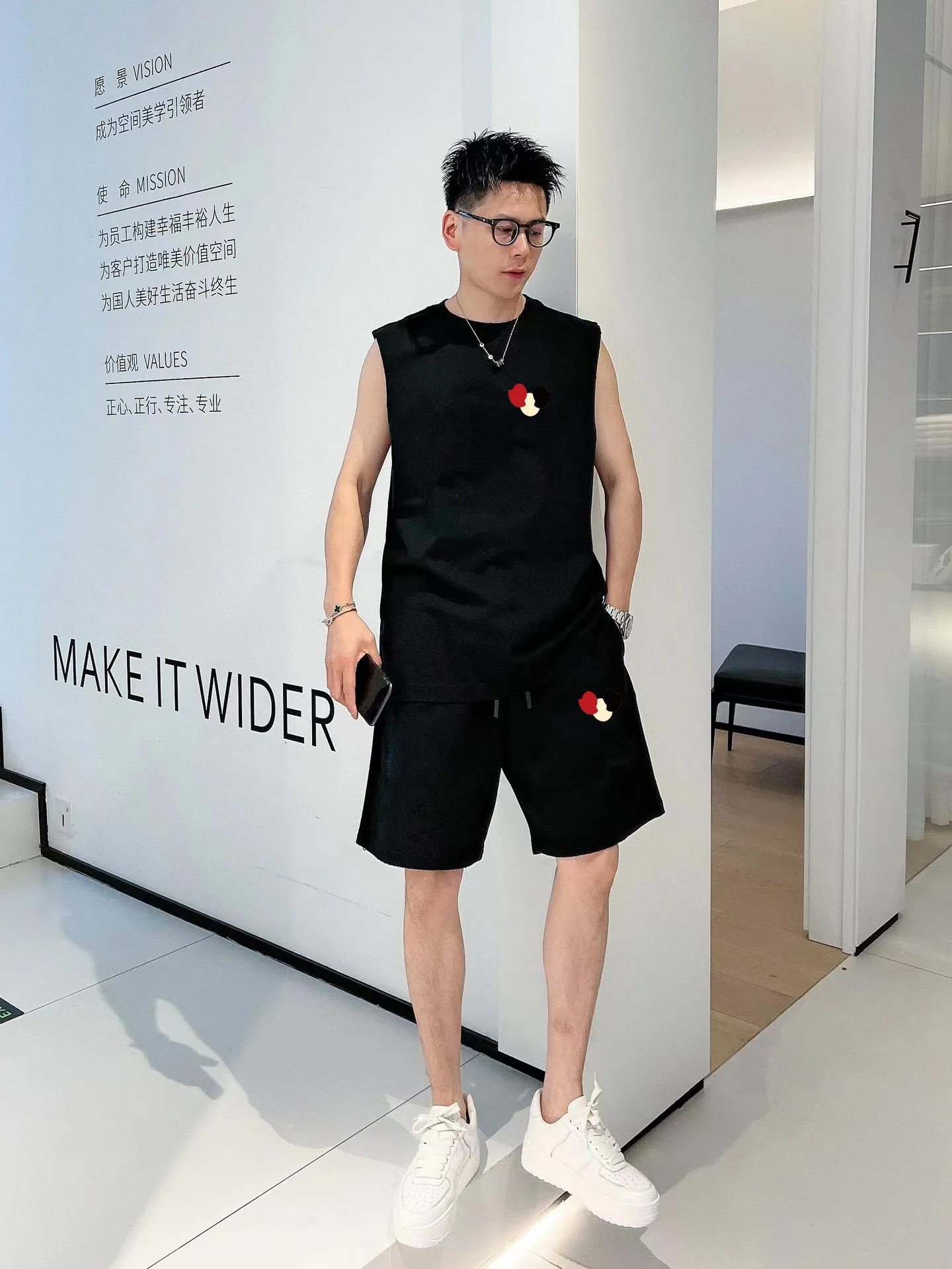 P290 💰 Brand [MONCLER] 2025 spring and summer new vest suit, classic and simple style, anyone can drive easily. Imported custom mercerized cotton fabric, soft, comfortable and stylish, sweat-absorbent and breathable, classic brand letter logo design on the chest. Luxurious fashion craft style, foreign trade company order, luxury classic design, fashionable must-have item! Highly recommended to buy! 🔺🔺Counter size: M～3XL