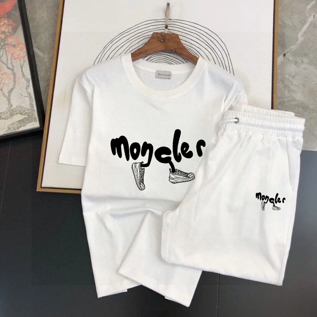 P280 Brand [MONCLER] 2025 new men’s short-sleeved shorts suit! Synchronous sales on the official website! High-end version on the market! It feels delicate and soft! Make you more comfortable to wear! The draped silhouette is awesome! Size: M-5XL (please state your height and weight when placing an order)
