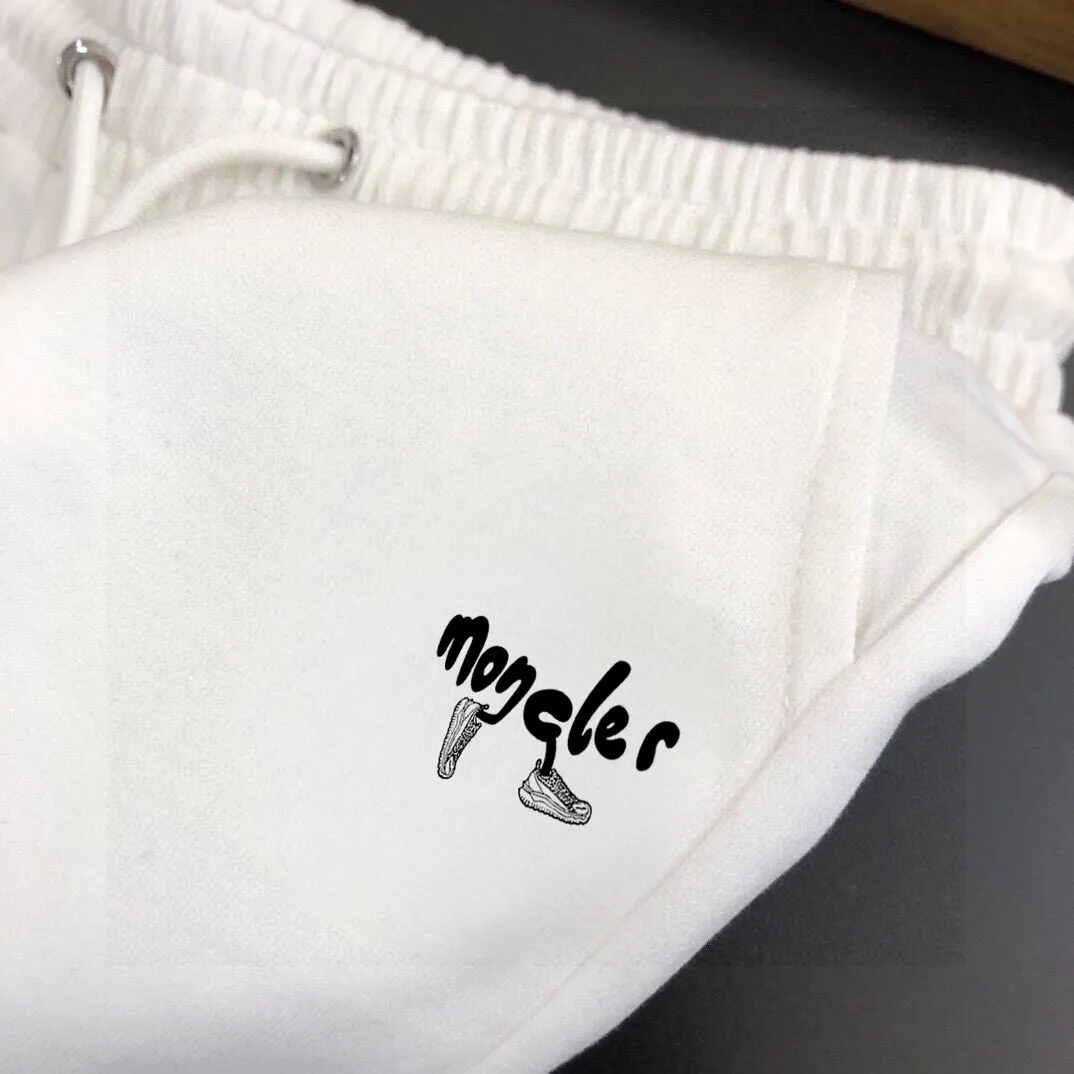 P280 Brand [MONCLER] 2025 new men’s short-sleeved shorts suit! Synchronous sales on the official website! High-end version on the market! It feels delicate and soft! Make you more comfortable to wear! The draped silhouette is awesome! Size: M-5XL (please state your height and weight when placing an order)