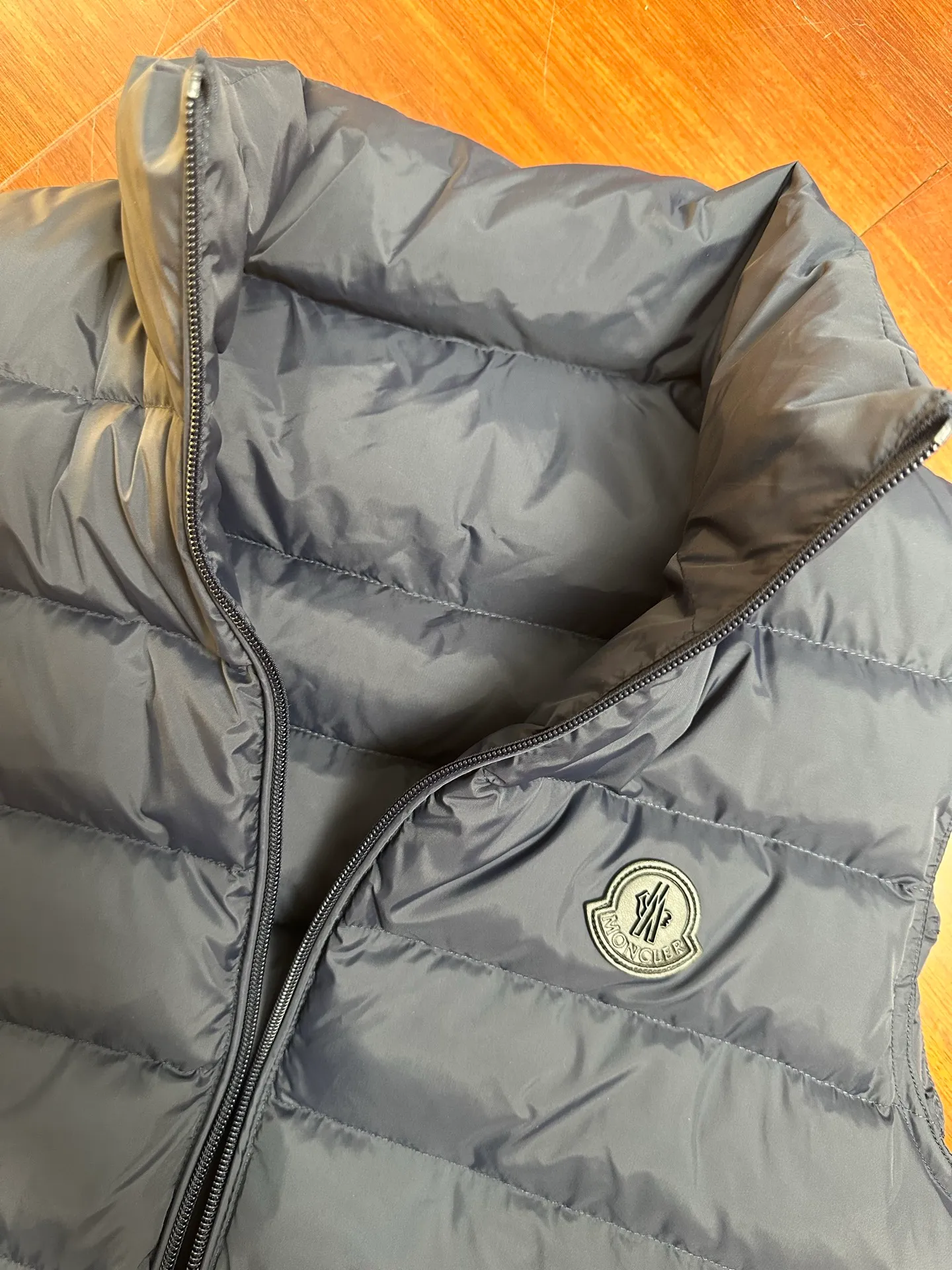 P700 Moncler lightweight vest feather/Treompan down vest "Sensing system, built-in chip" 2021 new national standard 95 plain white duck down has passed the inspection (reprint and change to 90). The feather bones are very small and silkless. Just cut it and look at it. Customized glued high-density fabric, original hardware custom zipper (high texture and sparkling), high-tech precision wiring, every line is straight! Color: navy size: 1-5 yards