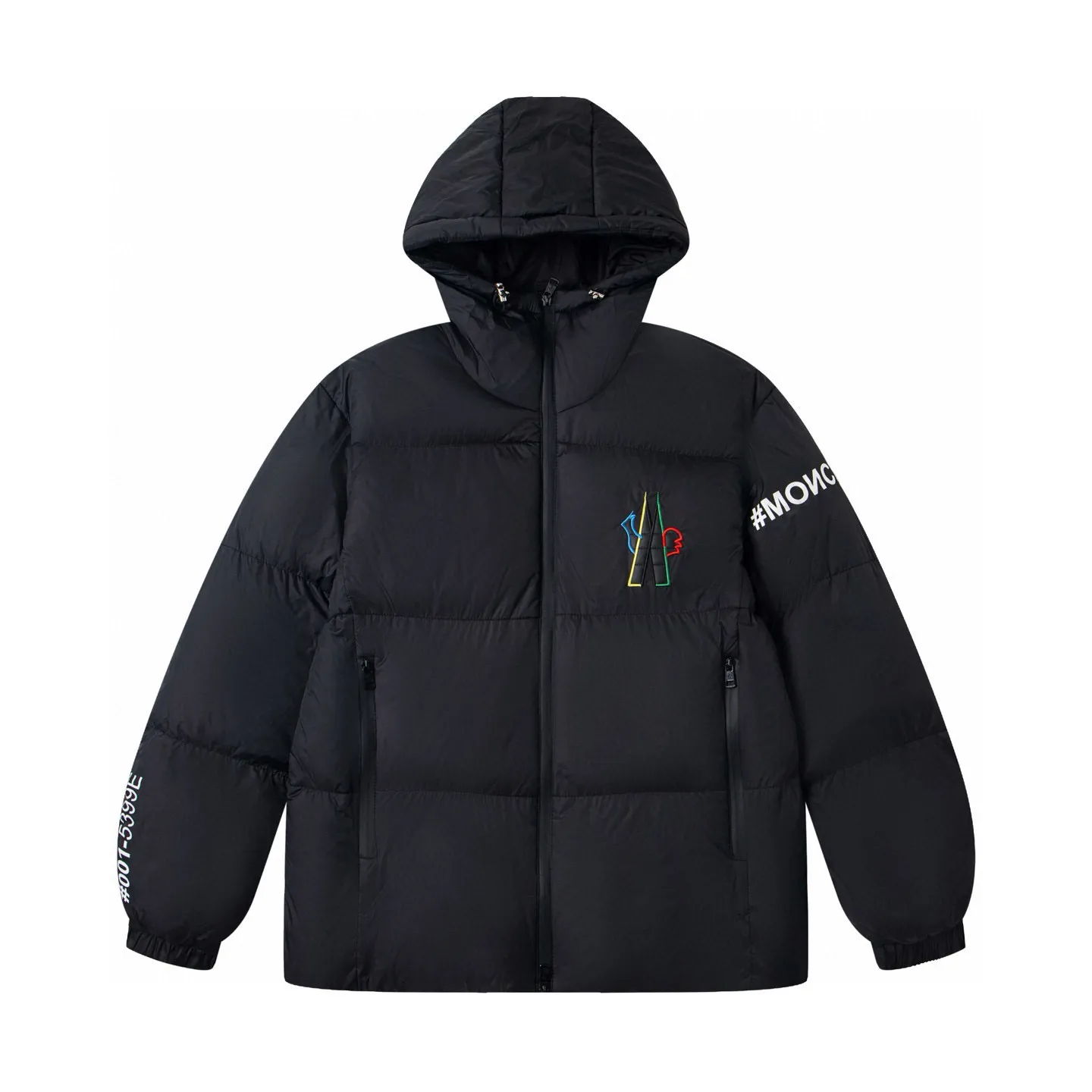 P370 Moncler Solayan/Moncler Tri-Trim Logo Down Cotton Jacket Solayan down cotton is decorated with seasonal iconic decorative details, blending sportsmanship and timeless style! High-quality down cotton filling standard, bulkiness, cold resistance, absolutely perfect! The cotton jacket is made of micro chic fabric and is wash-free. The tough square shape design highlights Moncler's sports spirit.    Color: Black White Size: M-2XL