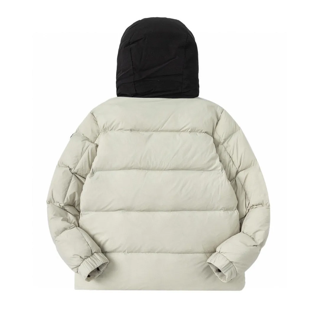 P820 ​​with dust bag) Moncler/Mask 22Fw Black Samurai access control three-dimensional embossed letter down jacket, new fall and winter madeira. Black Samurai scarf hooded mid-length down jacket, hard to find on the official website, 95% goose down filling Madeira down jacket is a common item in the functional wardrobe, made of Longuesaison nylon, providing excellent warmth and light comfort. Presented in calming neutral tones, the loose silhouette pays homage to clean design. Made of matte Longue Saison nylon Painted nylon lining Filled with down Hood and front placket made of 2.5 layers of fabric Logo embossed Hidden button and zipper closure Exterior pockets with hidden snap closure Chest pocket with zipper closure Adjustable hood and flat elastic drawstring Matte black branding Color: Black Gray Off-White Size: 1 2 3 4 5