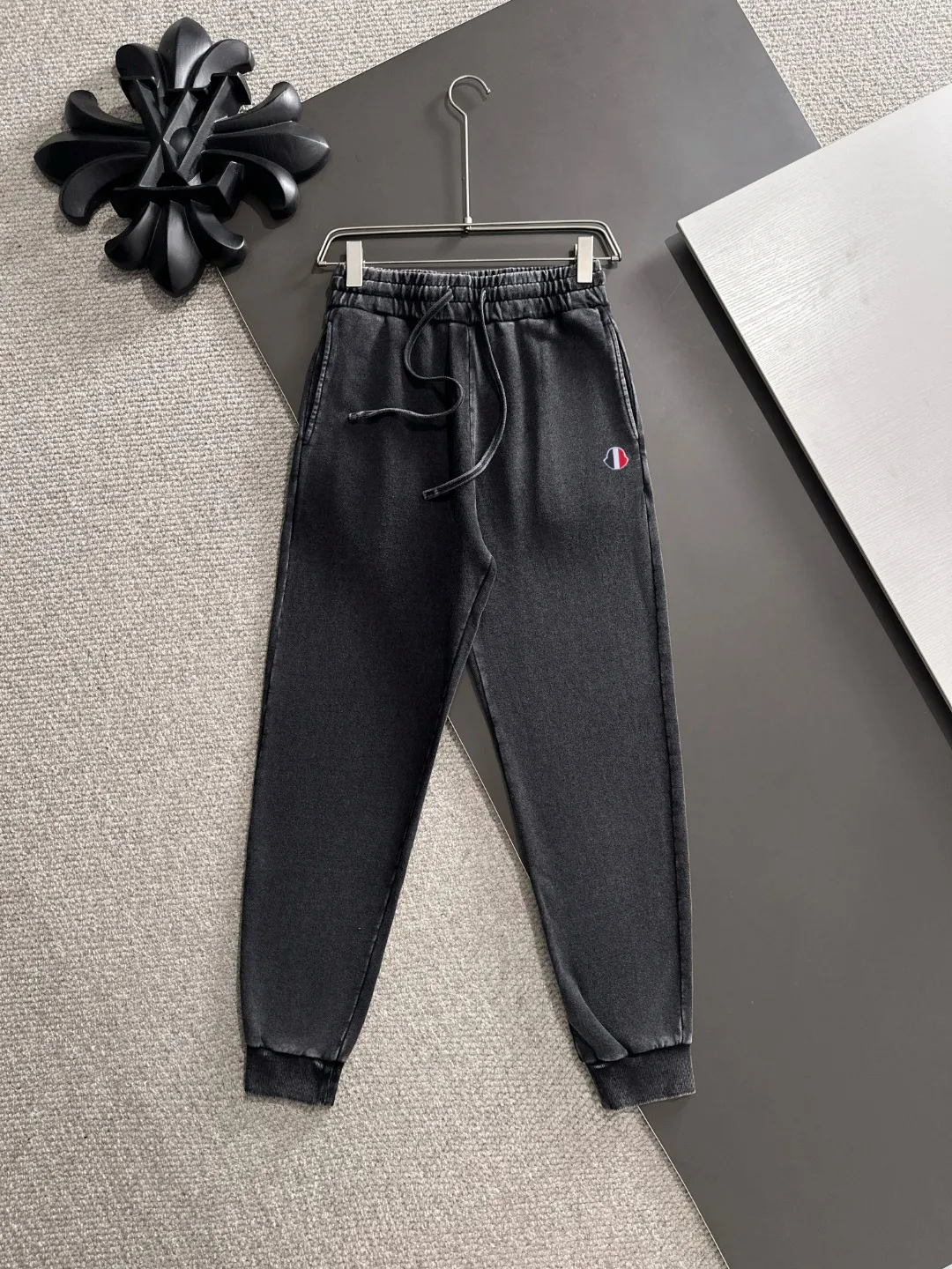 Next day shipping P720 MONCLER/Mongolian high quality 2025 autumn and winter new casual heavy industry suit exclusively developed by yb! High quality production! The top version of the trading company channel order, external orders for imported custom fabrics, high breathability and comfort, impeccable details, absolutely worth buying! This type of suit is also a must-have for lazy people. You don’t have to think about how to match it, you can just get it in one set! Brand element design concept, delicate and soft feel! It presents a casual cut and the upper body shape is great! On sale simultaneously on the official website! From a high-end men's positioning brand, the low-key luxury taste is irresistible! Exquisite workmanship and impeccable quality! The overall style is simple, fashionable and timeless, fully meeting the requirements of stylish and tasteful dressing! Sizes: S to XXL (or state your height and weight when placing an order)