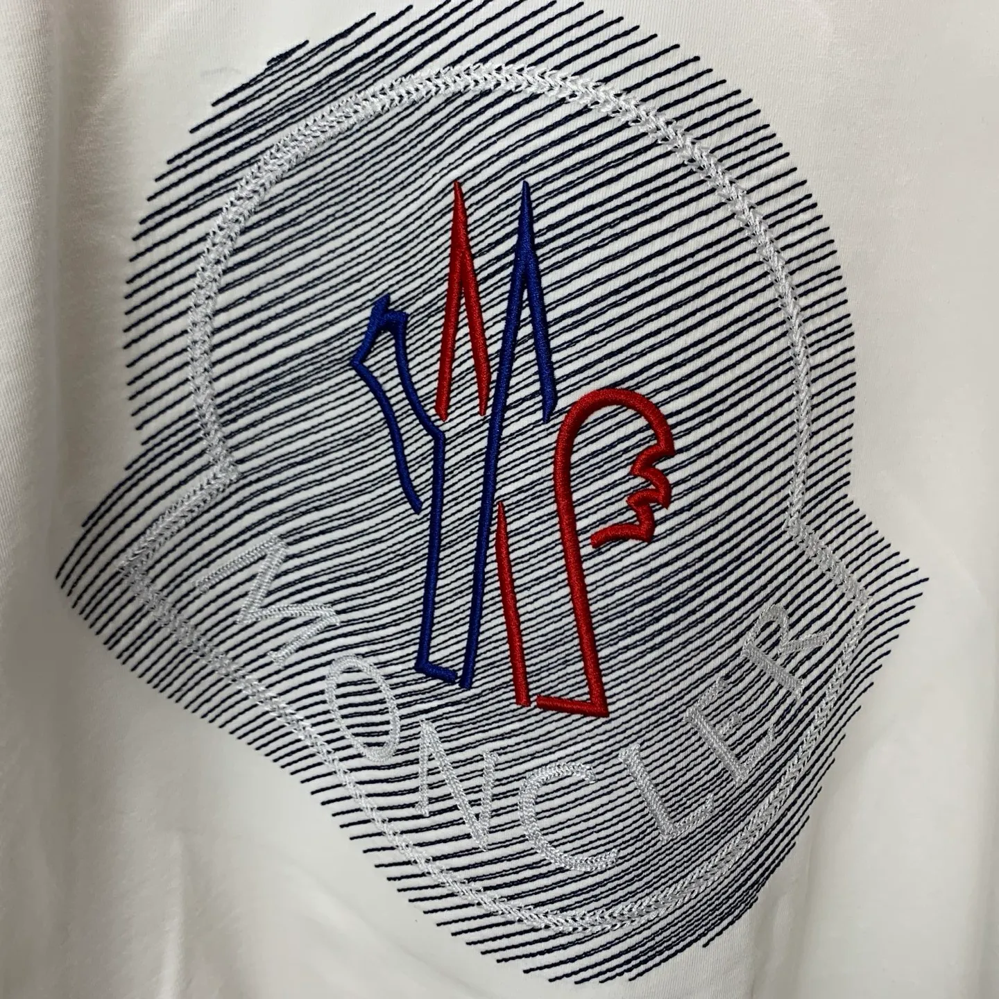 P170 MONCLER 2025 spring and summer new style, personalized logo embroidery, round neck short-sleeved T-shirt, fashionable men and women, S M L XL XXL five sizes black white