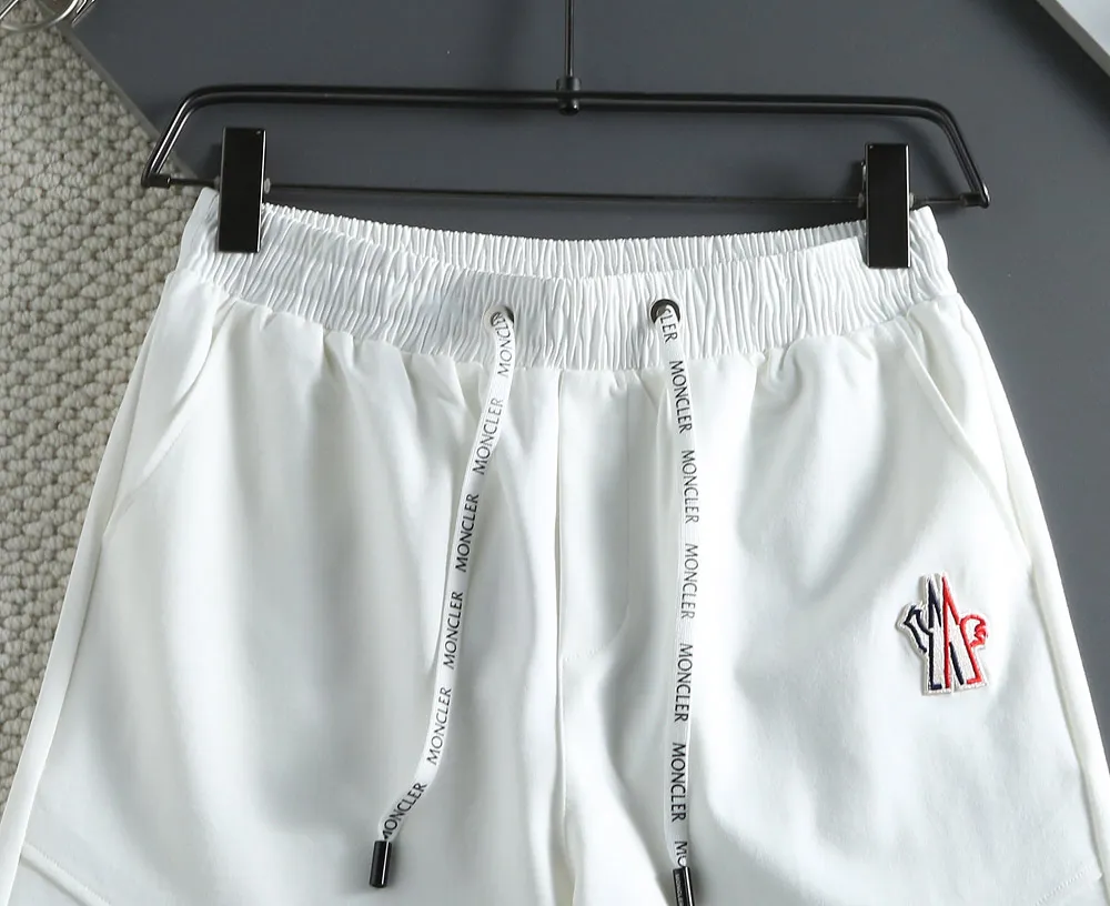 P210 🌸🌸 Moncler 2025 spring and summer new trousers [knitted trousers] feel comfortable to wear, low-key yet luxurious, very high-end, with pockets designed to be fashionable and high-end. Needless to say, the trousers style and tailoring needless to say, the upper body is exquisite and vivid. Really first-class and top-quality materials. Really top-level casual pants and elastic pants, of outstanding quality. After heavy washing, the trousers are very soft and not picky. The upper body is absolutely stylish. Extremely luxurious. Size:M-4XL