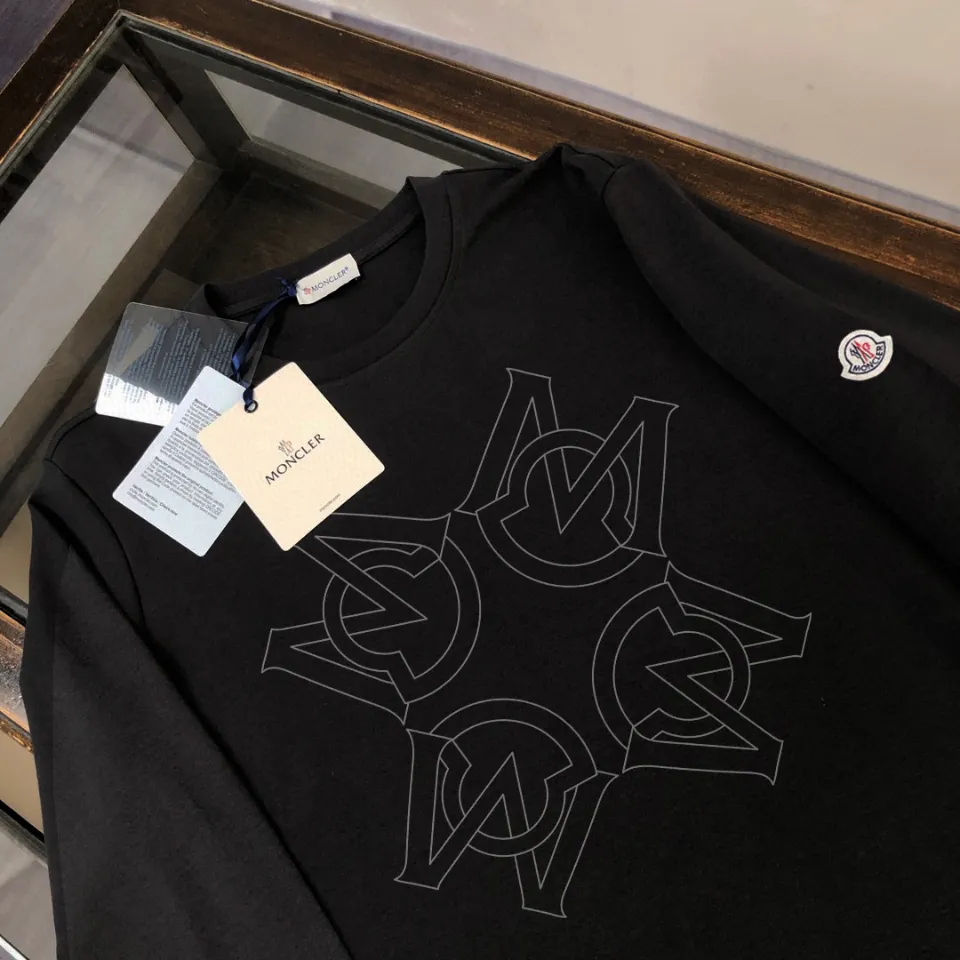 P180, a non-off-the-shelf model, you can trust it. Moncler printed long-sleeved T-shirt, 240g breathable cotton fabric, very soft and comfortable texture, does not shrink, does not deform, does not ball), can be worn alone as a base layer. Original customized accessories, collar label, care mark, hangtag, packaging (perfect details) Color: White Black Size: XS S M L