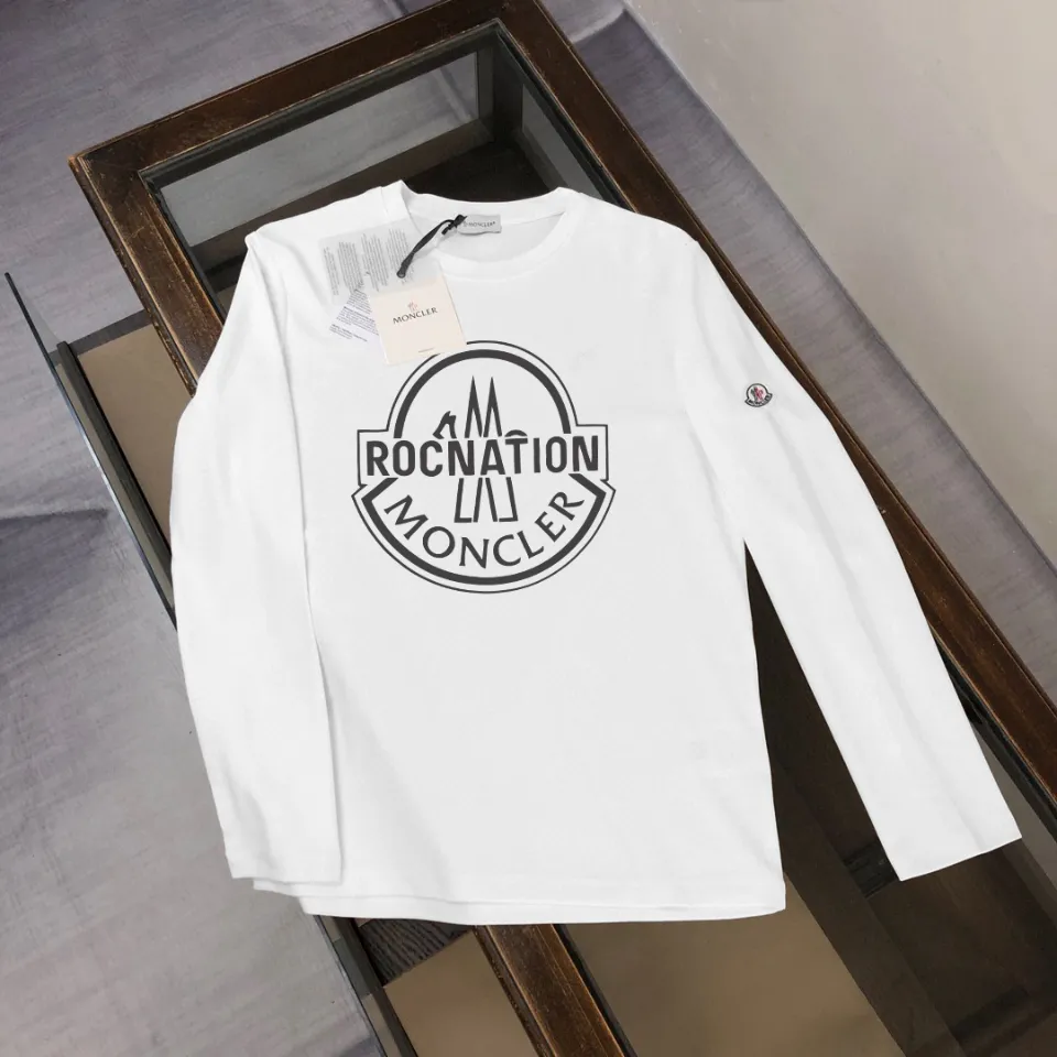 P180, a non-off-the-shelf model, you can trust it. Moncler printed long-sleeved T-shirt, 240g breathable cotton fabric, very soft and comfortable texture, does not shrink, does not deform, does not ball), can be worn alone as a base layer. Original customized accessories, collar label, care mark, hangtag, packaging (perfect details) Color: White Black Size: XS S M L