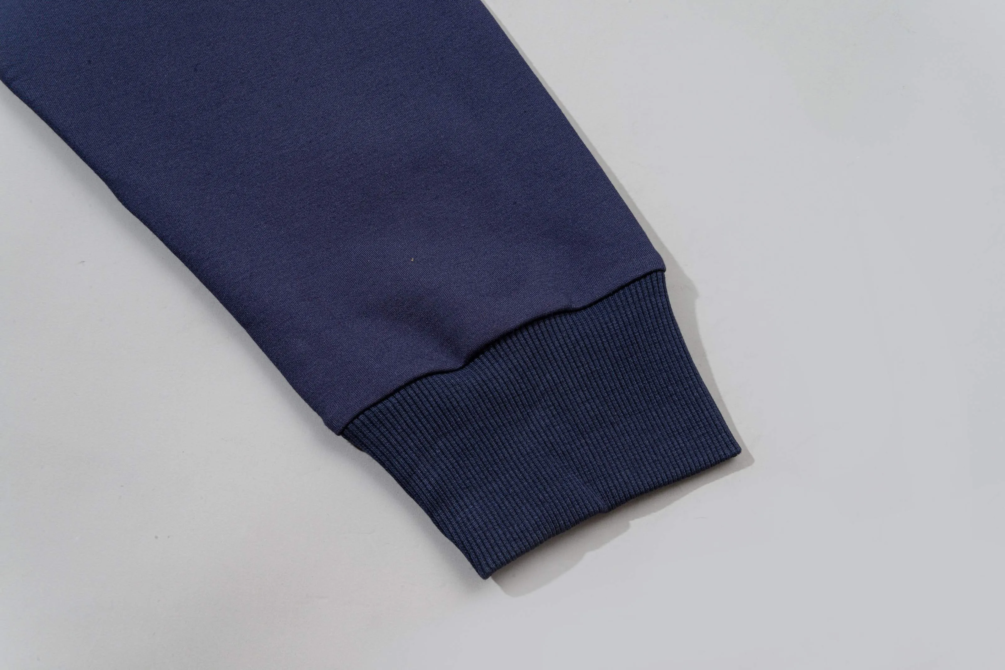 P270 MONCLER/Muzzle Custom fabric suit casual sweatpants Red and blue ribbon splicing design brand Zhangzi LOGO process Official synchronization High version High quality Fashion personality Versatile trend Pure original quality Original fabric Hang tag Collar label Washed wheat Complete three standards Color: blue. Gray. Size: S-2XL