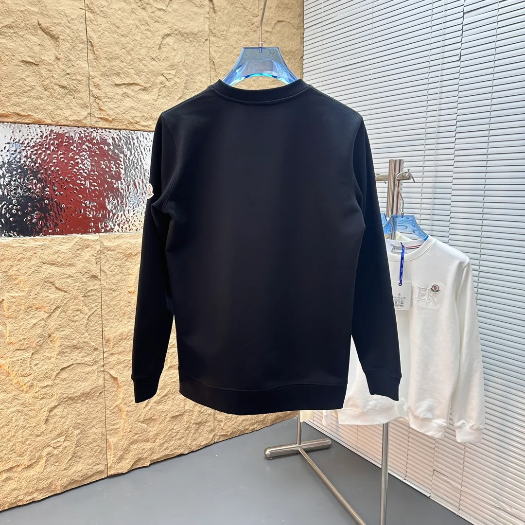 P280 Brand: Mengkou🤳𝐌𝐎𝐍𝐂𝐋𝐄𝐑 Fabric: ☑️Made of 440g double-strand pure cotton terry👕 Fabric: ☑️Thread with 1*1 double yarn thread. 🔜Comes with dyeing in the same tank. Craftsmanship: ☑️The embroidery uses 3D three-dimensional embroidery technology, 🇧🇫The original computer scan and print is restored 1:1. The pattern is clear and the needle count is dense. It is a rare high-end product on the market! 🇲🇩All three standards are complete! Size: ☑️S 〰️M 〰️L 〰️XL 〰️XXL