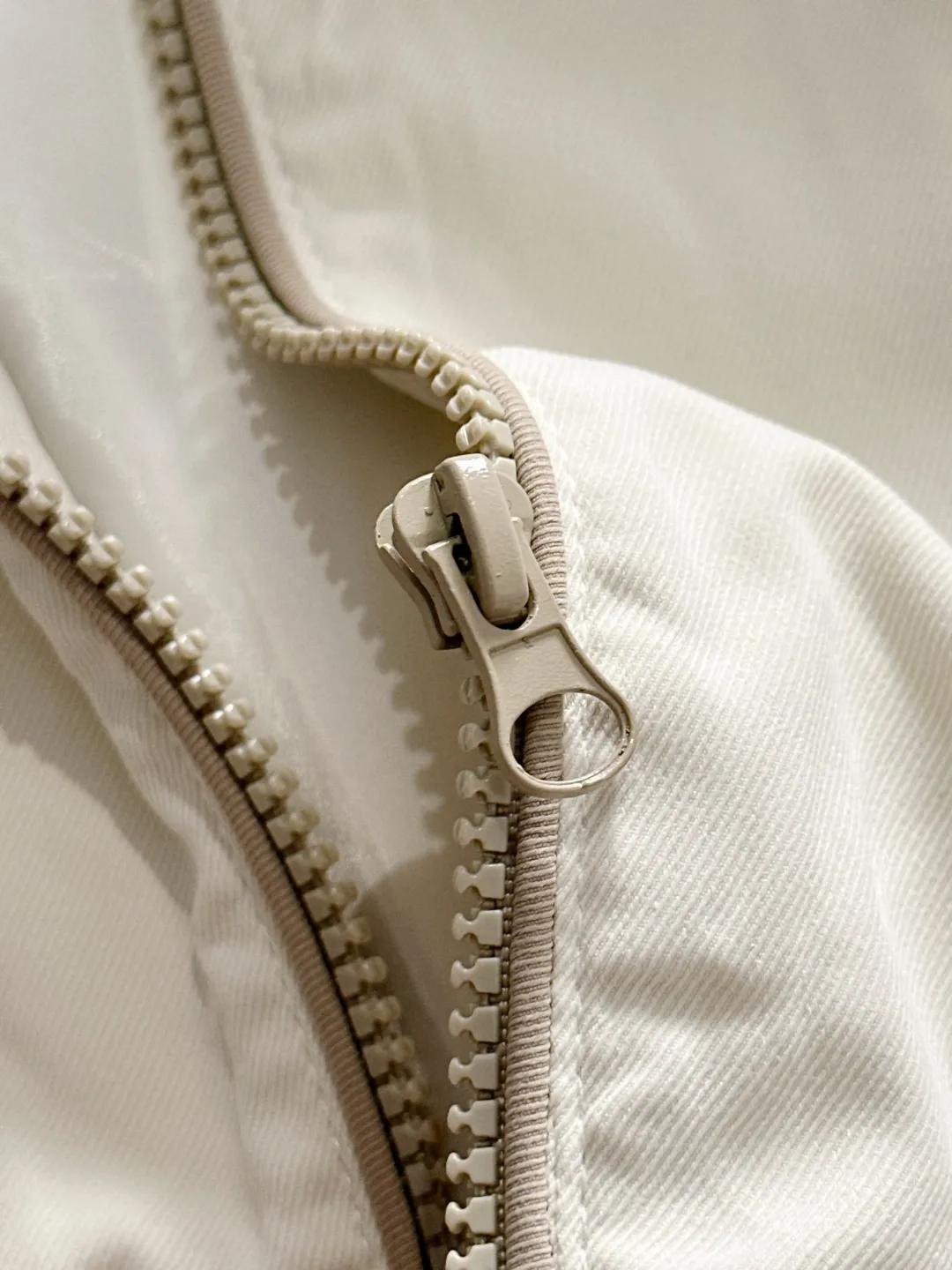 Next day shipping P460 MONCLER/Mask high quality 2025 autumn and winter new casual heavy industry jacket exclusively developed by yb! High quality production! The top version of the trading company channel order, external orders for imported custom fabrics, high breathability and comfort, impeccable details, absolutely worth buying! Brand element design concept, delicate and soft feel! It presents a casual cut and the upper body shape is great! On sale simultaneously on the official website! From a high-end men's positioning brand, the low-key luxury taste is irresistible! Exquisite workmanship and impeccable quality! The overall style is simple, fashionable and timeless, fully meeting the requirements of stylish and tasteful dressing! Size: M to 5XL (or state your height and weight when placing an order)