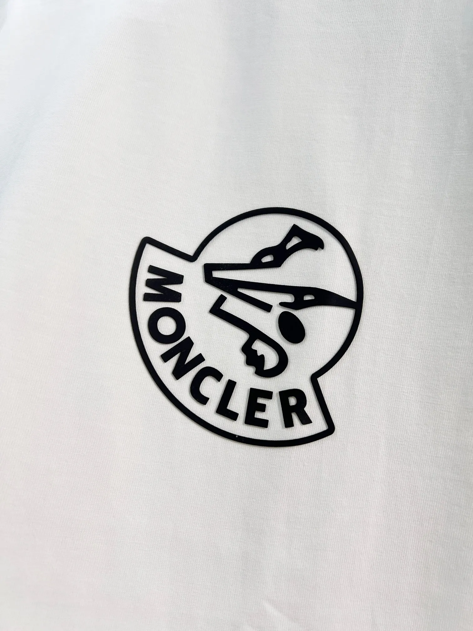 P150 MONCLER/Muzzled 300g pure cotton round neck short-sleeved T-shirt Brand classic Three-dimensional offset letter LOGO embossing process 2025ss official synchronization High version High quality Fashion personality Versatile trend Pure original quality Original fabric Hang tag Collar label Washed wheat Complete three standards Color: Black. White. Size: S M L XL XXL