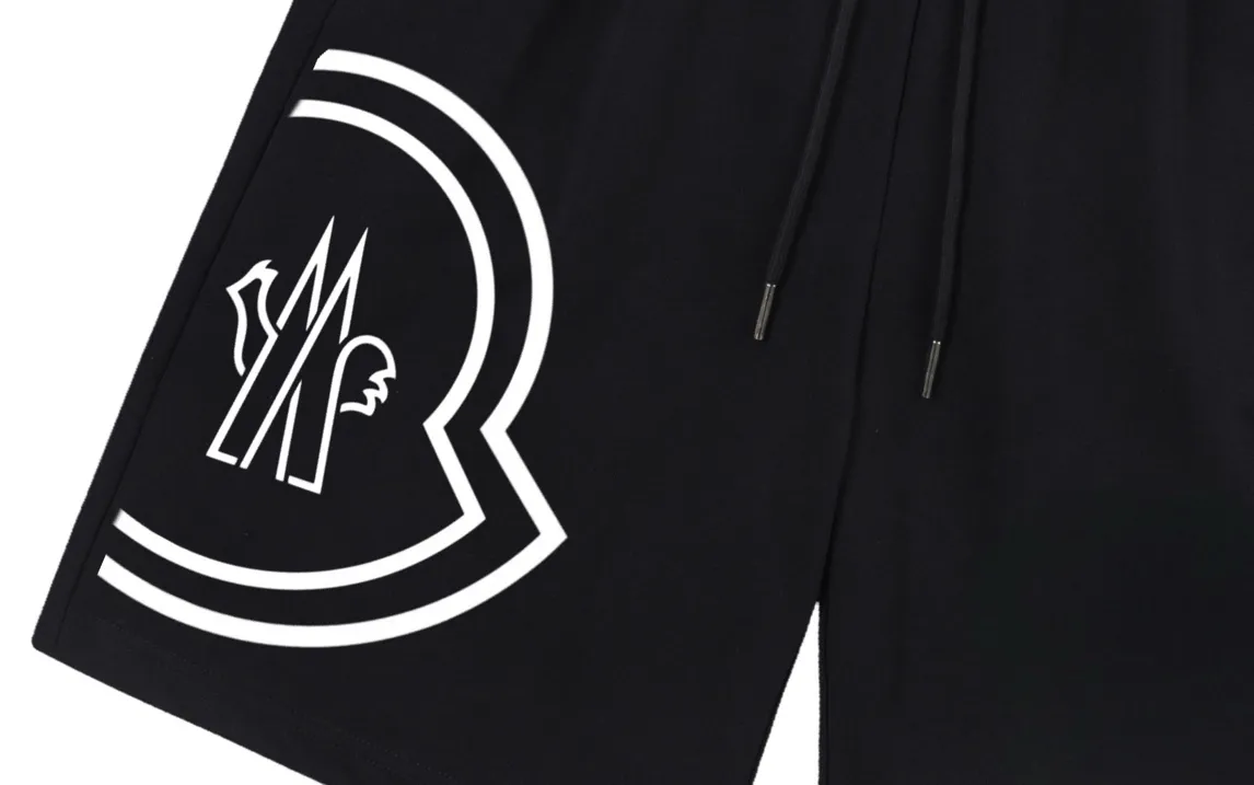 P170 Moncler 2025 new style, light luxury, defective logo printing, essential for daily commuting for men and women, casual shorts · Customized terry fabric · Elastic + drawstring adjustable waist · Complete waist tag and three wash marks Color: Black Size: XS S M L