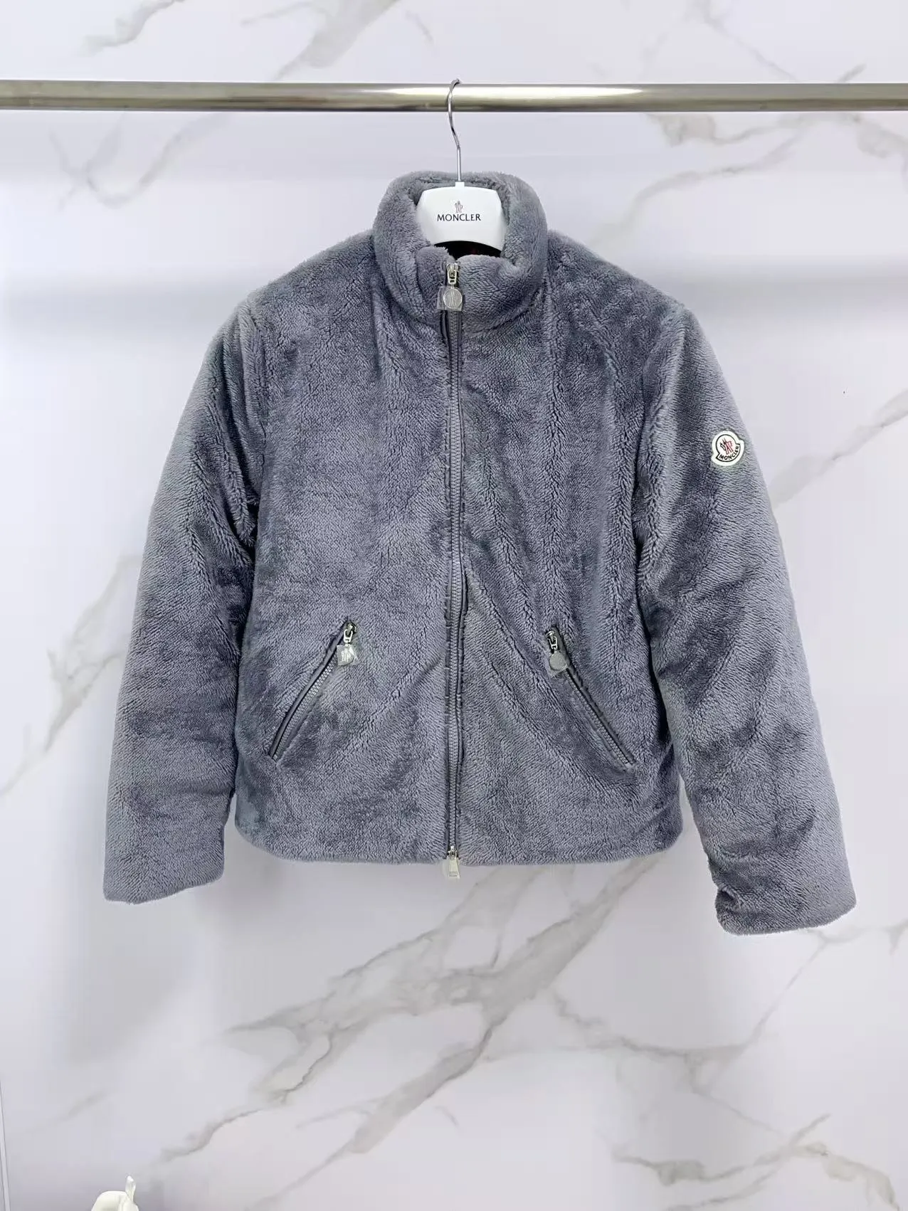 P820 ​​🆕❤️Moncler model: Polignac en teddy splicing design, filled with goose down ~ Super soft texture, delicate material for skin care ~ 2025 new color pink, gray, off-white Buy now 👉