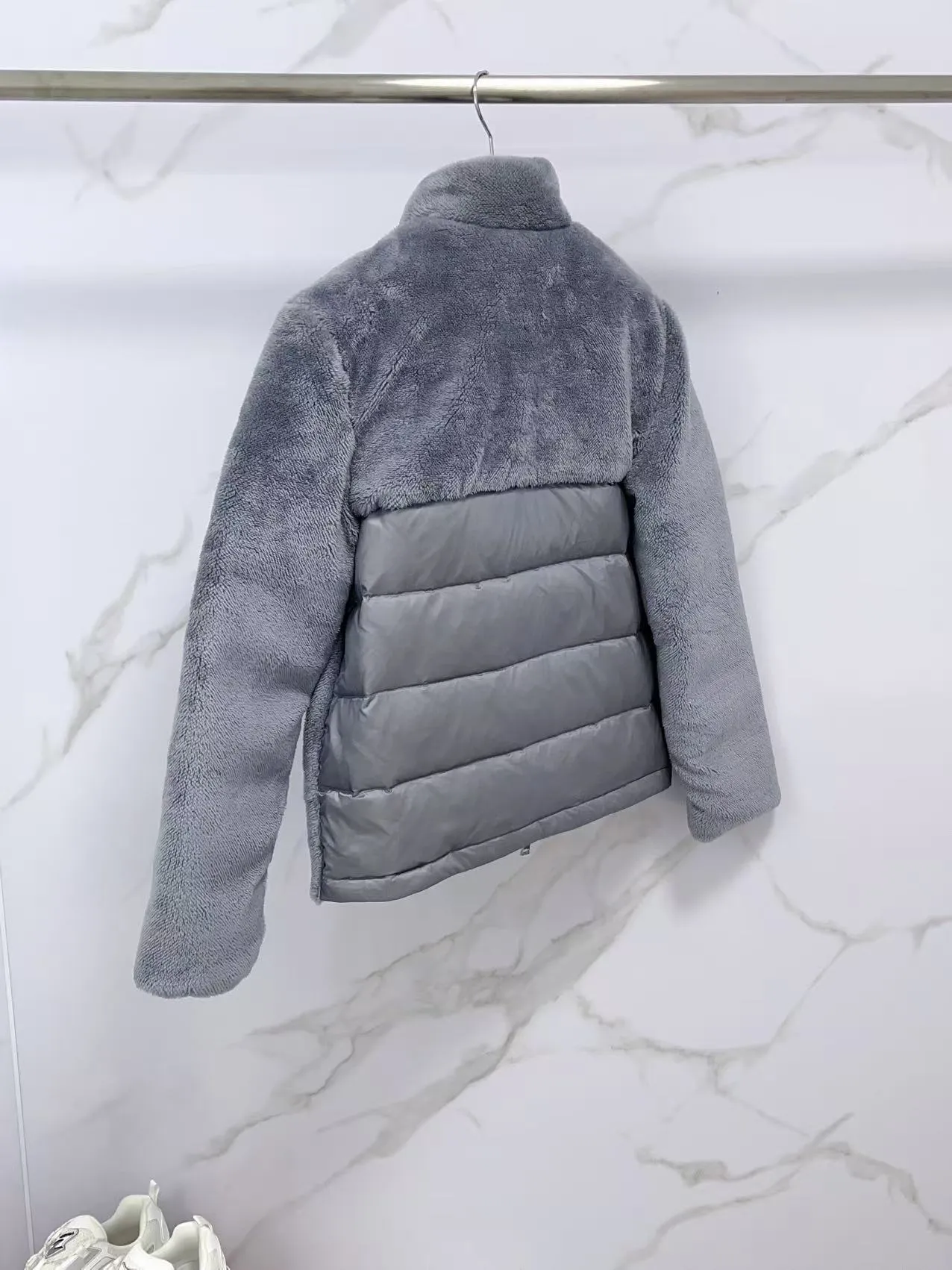 P820 ​​🆕❤️Moncler model: Polignac en teddy splicing design, filled with goose down ~ Super soft texture, delicate material for skin care ~ 2025 new color pink, gray, off-white Buy now 👉