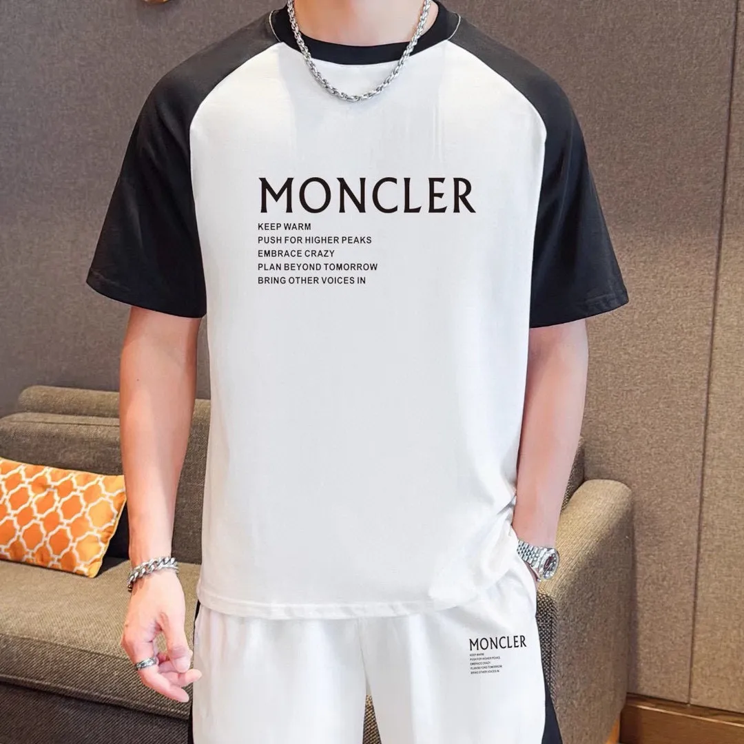 P560 Brand [MONCLER Mouth Covered] 2025 round neck short-sleeved shorts suit. The pure cotton fabric upper body will not be stuffy, the smooth and comfortable skin-friendly effect is more breathable, the fabric has its own texture, classic logo technology, a new interpretation from a unique angle, the first choice for fashion and versatility! Size: M-3XL (maximum wear: 190 pounds)