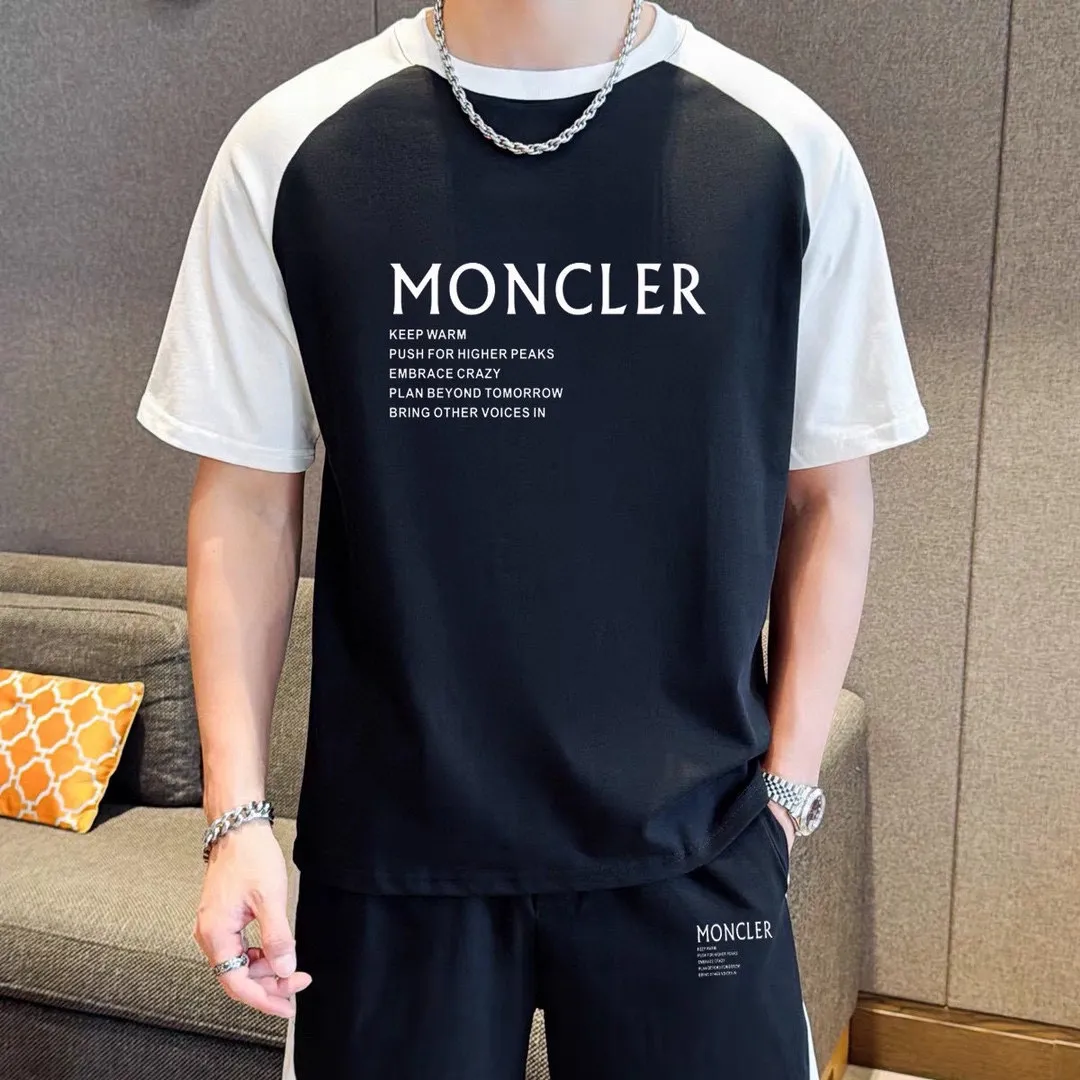 P560 Brand [MONCLER Mouth Covered] 2025 round neck short-sleeved shorts suit. The pure cotton fabric upper body will not be stuffy, the smooth and comfortable skin-friendly effect is more breathable, the fabric has its own texture, classic logo technology, a new interpretation from a unique angle, the first choice for fashion and versatility! Size: M-3XL (maximum wear: 190 pounds)