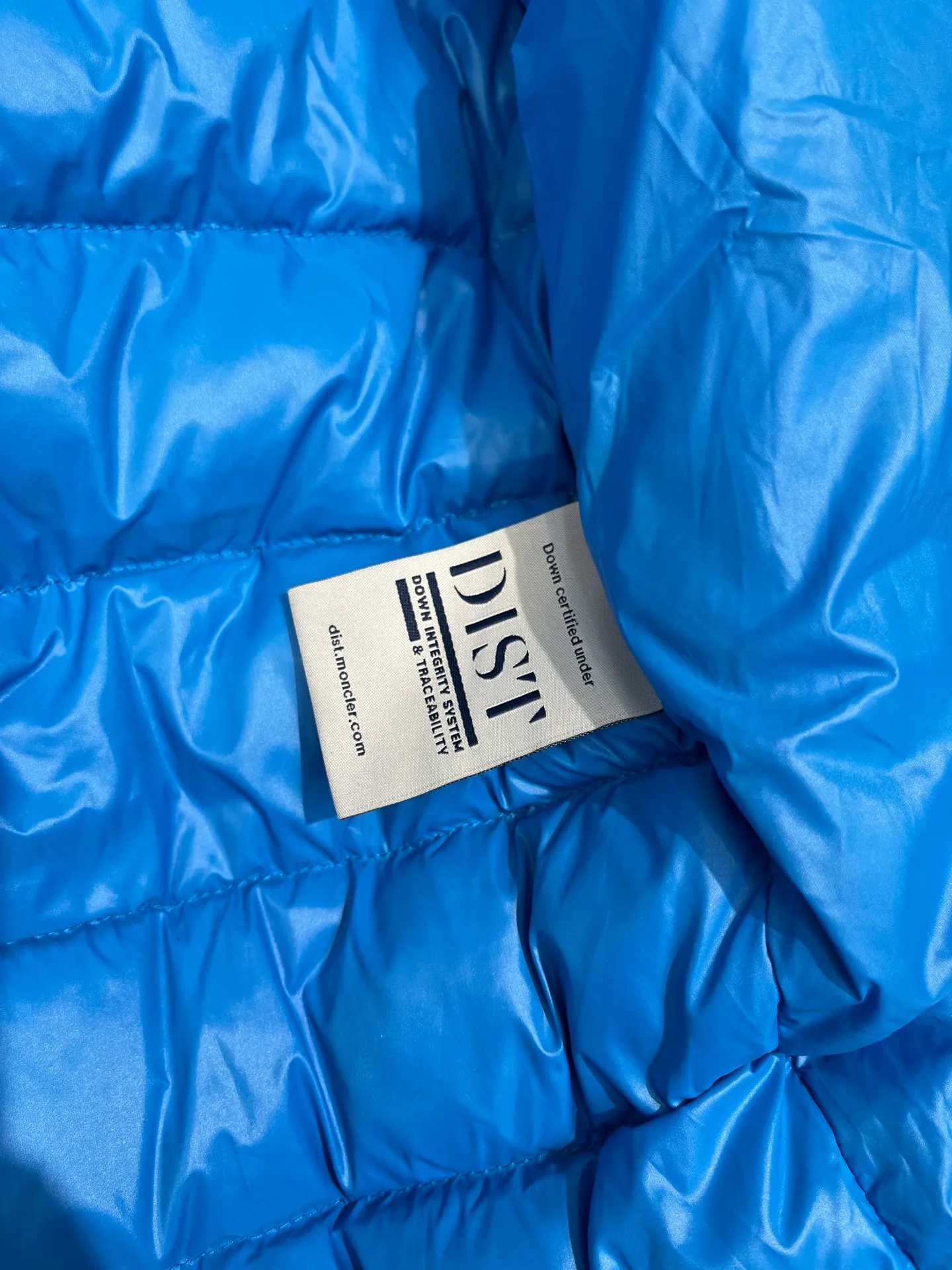 P760 Moncler Moncler's new striped trim logo quilted hooded down jacket, simple and elegant, not picky to wear. Lightweight style, simple and elegant, a must-have for travel. Color: black, white, sky blue, size: 12345