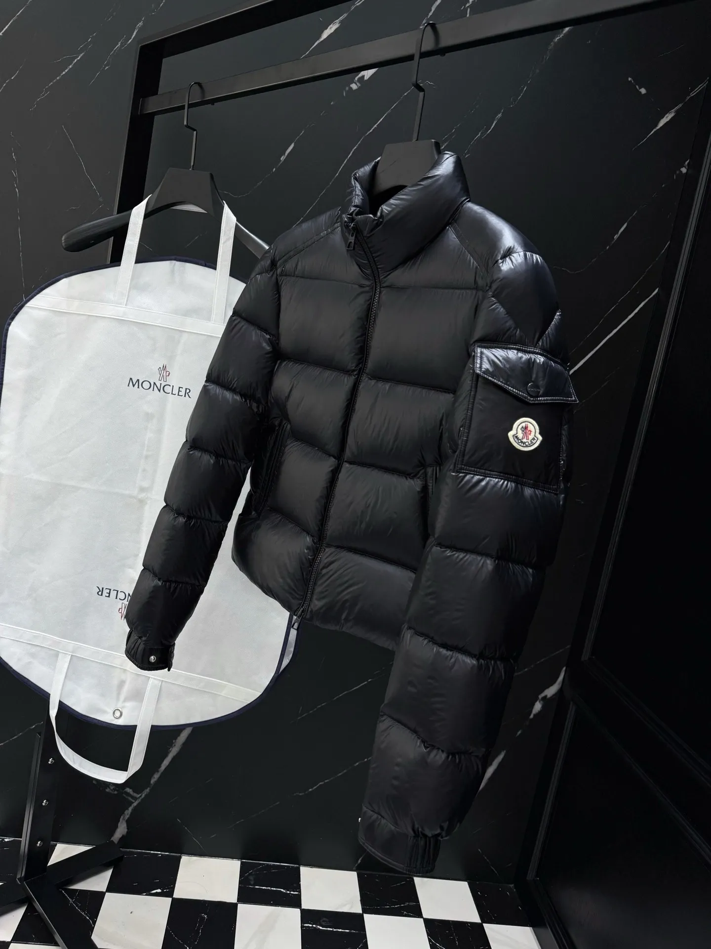 P760 moncler 🌟down jacket, original custom-made hardware accessories, all imported and original customization, welcome to compare, absolutely high quality, using top-grade 90 white duck down, super soft, fluffy and plump, super heavy-duty, excellent fabric workmanship, perfect version, note⚠fabric is super comfortable, exclusive model, non-market product, women's model, color: black, white, pink, size: 1234