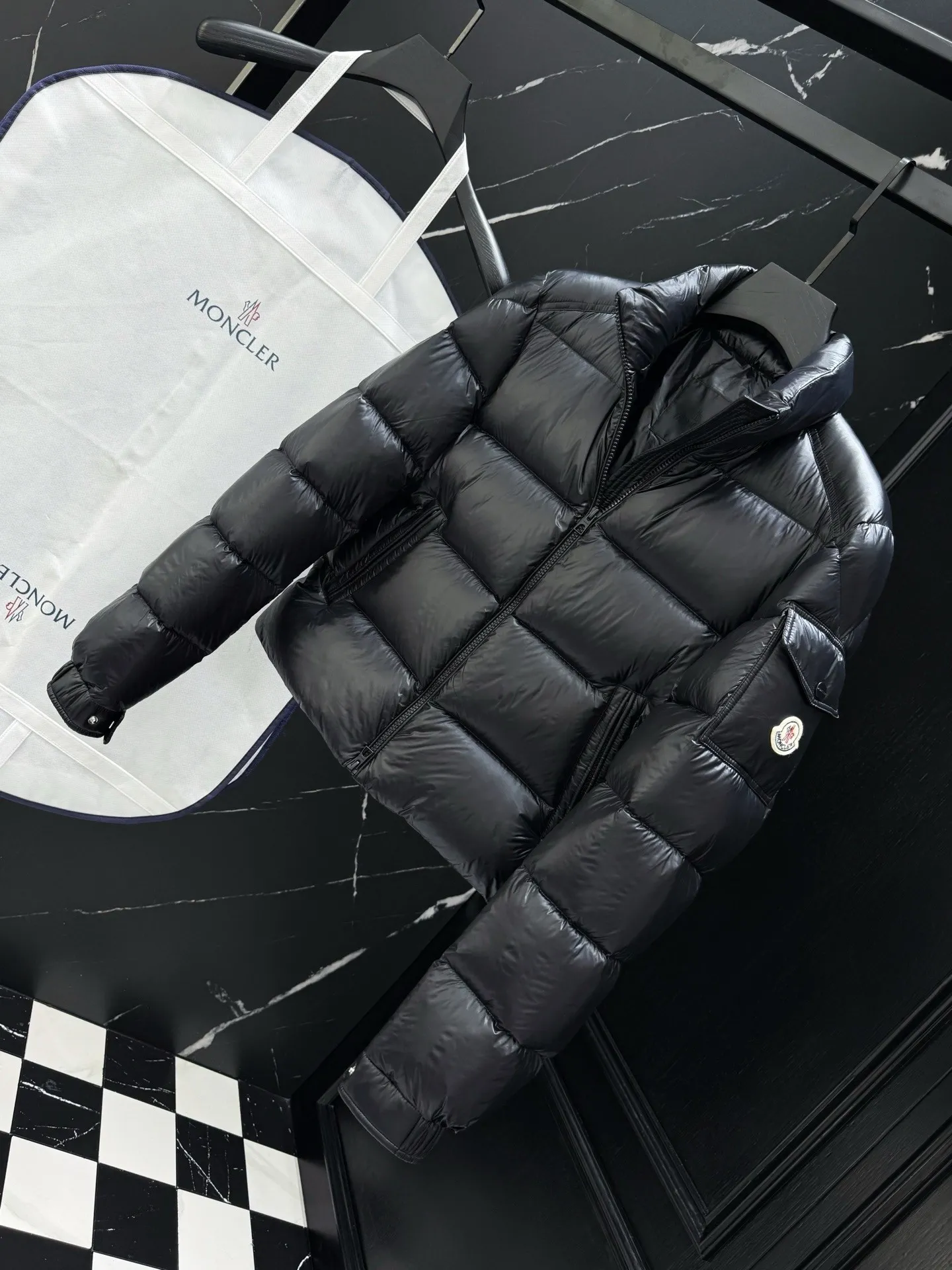 P760 moncler 🌟down jacket, original custom-made hardware accessories, all imported and original customization, welcome to compare, absolutely high quality, using top-grade 90 white duck down, super soft, fluffy and plump, super heavy-duty, excellent fabric workmanship, perfect version, note⚠fabric is super comfortable, exclusive model, non-market product, women's model, color: black, white, pink, size: 1234
