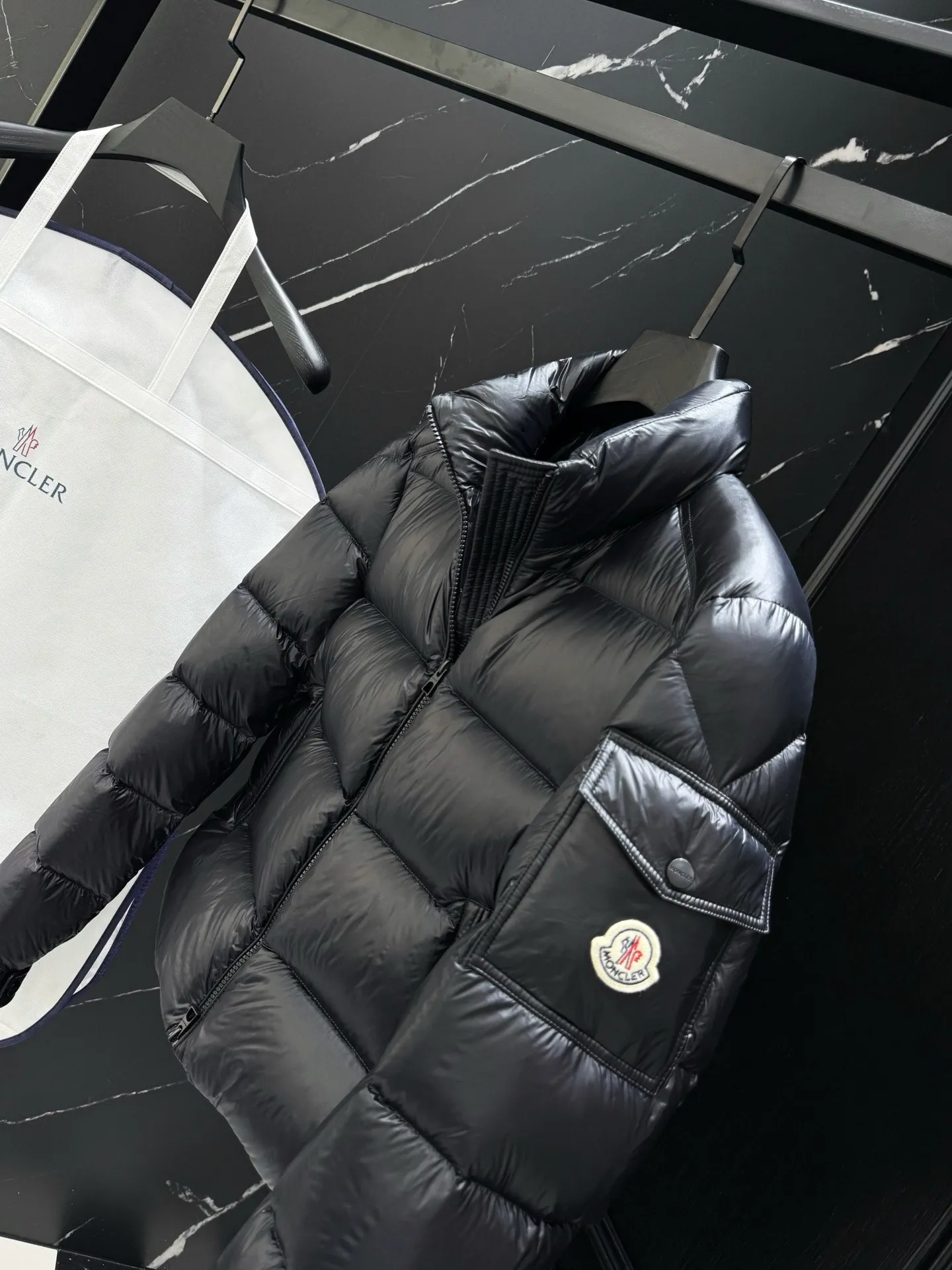 P760 moncler 🌟down jacket, original custom-made hardware accessories, all imported and original customization, welcome to compare, absolutely high quality, using top-grade 90 white duck down, super soft, fluffy and plump, super heavy-duty, excellent fabric workmanship, perfect version, note⚠fabric is super comfortable, exclusive model, non-market product, women's model, color: black, white, pink, size: 1234