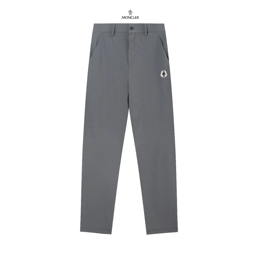 P250 Moncler spring and summer new model, two-color high-quality thin business casual fashionable ice silk trousers. Smooth, comfortable, anti-wrinkle and traceless good trousers. 🗯Soft texture, slightly elastic to the touch, cool ice silk trousers. Waist elastic band, fashionable version design. 🗯 Neat and neat line routing, suitable for both business and leisure! It can be easily controlled by all body types. Two classic colors are available. 🗯New summer product. Versatile and easy to match. The upper body is very simple, handsome and stylish. Both men and women can easily control it. Color: Black Gray Size: M-XXXL