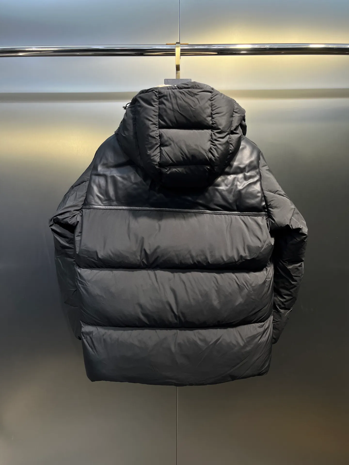 P1080 moncler 🌟down jacket, original custom-made hardware accessories, all imported and original customization, welcome to compare, absolutely high quality, using top-grade 90 white duck down, super soft, fluffy and plump, super heavy-duty, fabric workmanship, perfect version, pay attention to the fabric, super comfortable, exclusive model, non-market goods, same sizes for men and women.  size: 123456