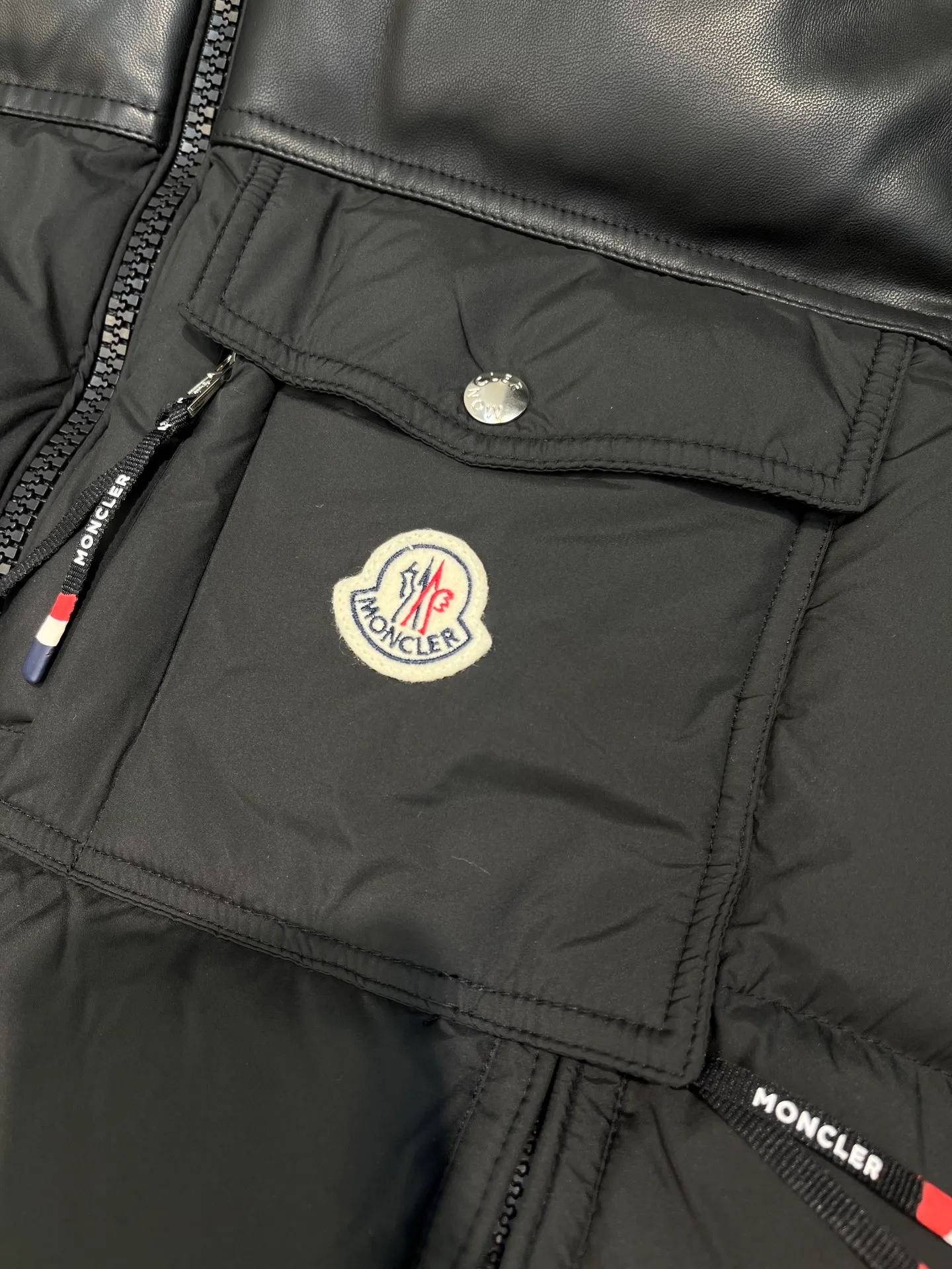P1080 moncler 🌟down jacket, original custom-made hardware accessories, all imported and original customization, welcome to compare, absolutely high quality, using top-grade 90 white duck down, super soft, fluffy and plump, super heavy-duty, fabric workmanship, perfect version, pay attention to the fabric, super comfortable, exclusive model, non-market goods, same sizes for men and women.  size: 123456