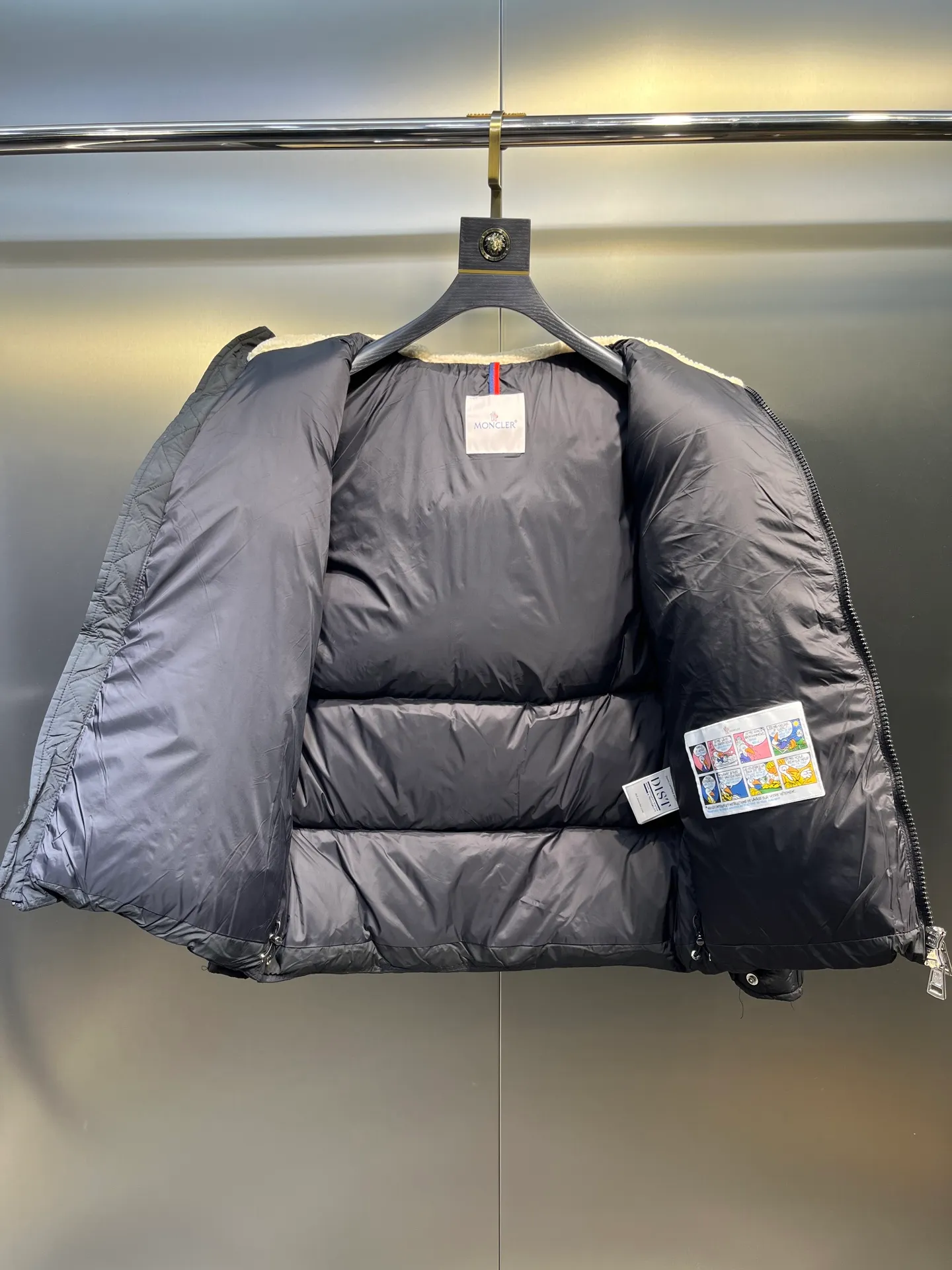 P1080 moncler 🌟down jacket, original custom-made hardware accessories, all imported and original customization, welcome to compare, absolutely high quality, using top-grade 90 white duck down, super soft, fluffy and plump, super heavy-duty, fabric workmanship, perfect version, pay attention to the fabric, super comfortable, exclusive model, non-market goods, same sizes for men and women.  size: 123456