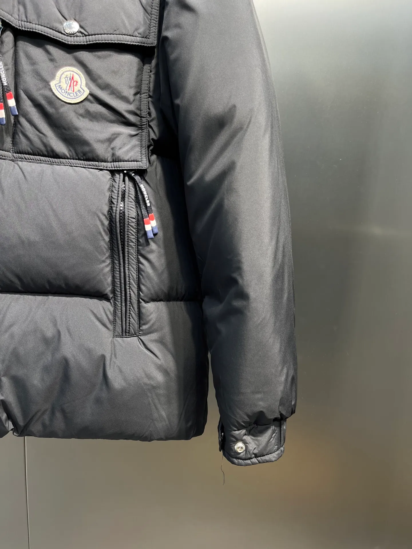 P1080 moncler 🌟down jacket, original custom-made hardware accessories, all imported and original customization, welcome to compare, absolutely high quality, using top-grade 90 white duck down, super soft, fluffy and plump, super heavy-duty, fabric workmanship, perfect version, pay attention to the fabric, super comfortable, exclusive model, non-market goods, same sizes for men and women.  size: 123456