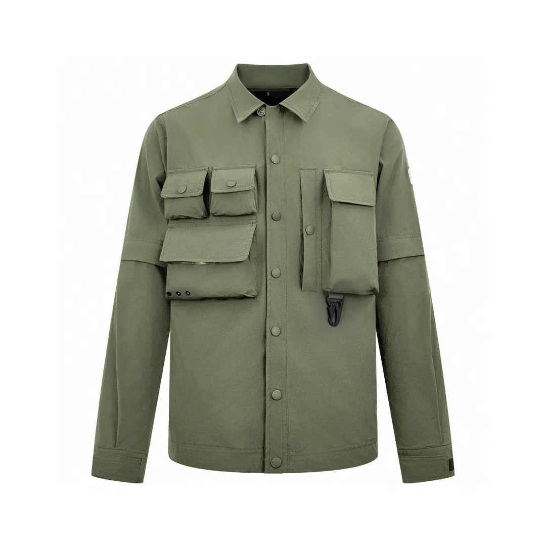 P640 Exclusive supply] Moncler Grenoble multifunctional outdoor jacket (green) Purchased and developed for the original price of 12,500, the fabric is made of custom-dyed double stretch mercerized poplin, custom-dyed soft mesh pongee, excellent texture, comfortable and close to the skin, navy blue inspired by the deep sea, a low-key statement for contemporary gentlemen, precise narrative of functional pocket system, balance of function and aesthetics, iconic Moncler logo on the sleeves, fully recognizable The triangular logo of the same color is hidden into the fabric texture like a mark in the undercurrent of the deep sea. It is extremely invisible and visible. The detachable sleeve design allows for diversified outfits. You can switch styles at will. It is chic and free, showing nobility. It takes into account the balance between outdoor practicality and urban aesthetics, leading fashion. Using the three-in-one process, the glue is first and evenly coated on the surface of the substrate that needs to be composited, and then dried and solidified. Then the substrate coated with the adhesive film is composited with the non-woven fabric, and then cooled and solidified, and then composited with the filtered non-woven fabric. The work is cumbersome and complex, time-consuming and labor-intensive. Embossing composite technology uses computer scanning to ensure that the size and shape of the imprint are consistent with the original, and then uses special glue as an adhesive to combine and then solidify to achieve complete dryness and the best bonding effect. CNC laser burning and cutting is used. Based on the high energy characteristics of the laser, the moving path of the laser beam is precisely controlled by the laser generator to achieve precise cutting of the shape of the piece. Template machine bag opening The preset template guides the position, shape and size of the bag opening. The accuracy ensures the quality of the bag opening effect. Using infrared special machine to nail the buttons, the position is more precise and firm. Size:1-2-3-4
