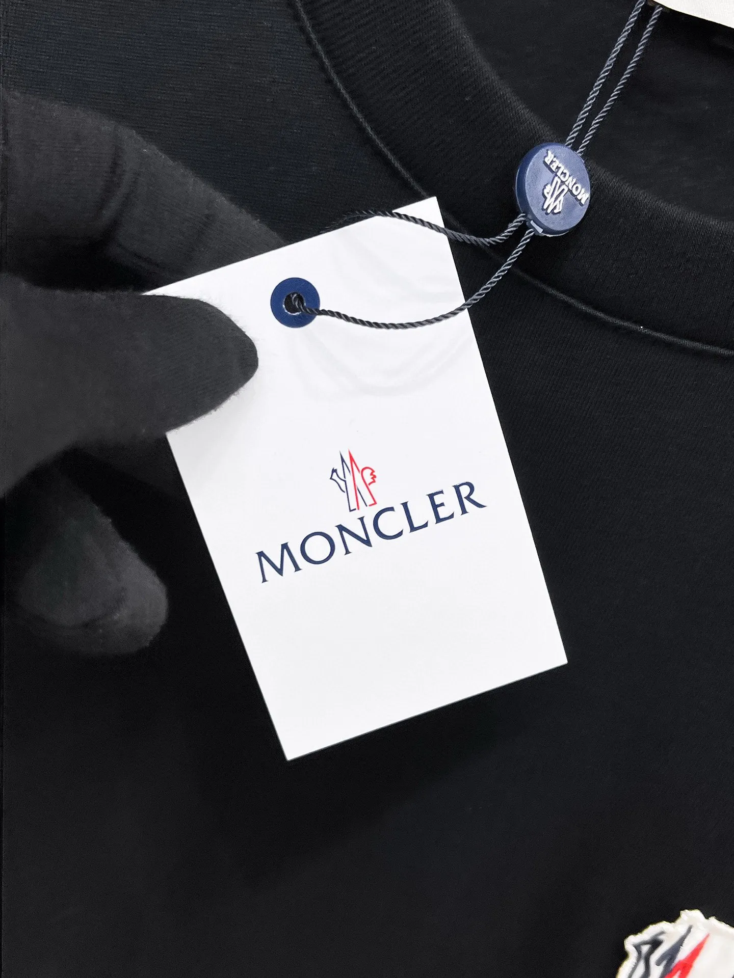P560 Brand [MONCLER Mouth Covered] 2025 round neck short-sleeved shorts suit. The pure cotton fabric upper body will not be stuffy, the smooth and comfortable skin-friendly effect is more breathable, the fabric has its own texture, classic logo technology, a new interpretation from a unique angle, the first choice for fashion and versatility! Size: M-3XL (maximum wear: 190 pounds)