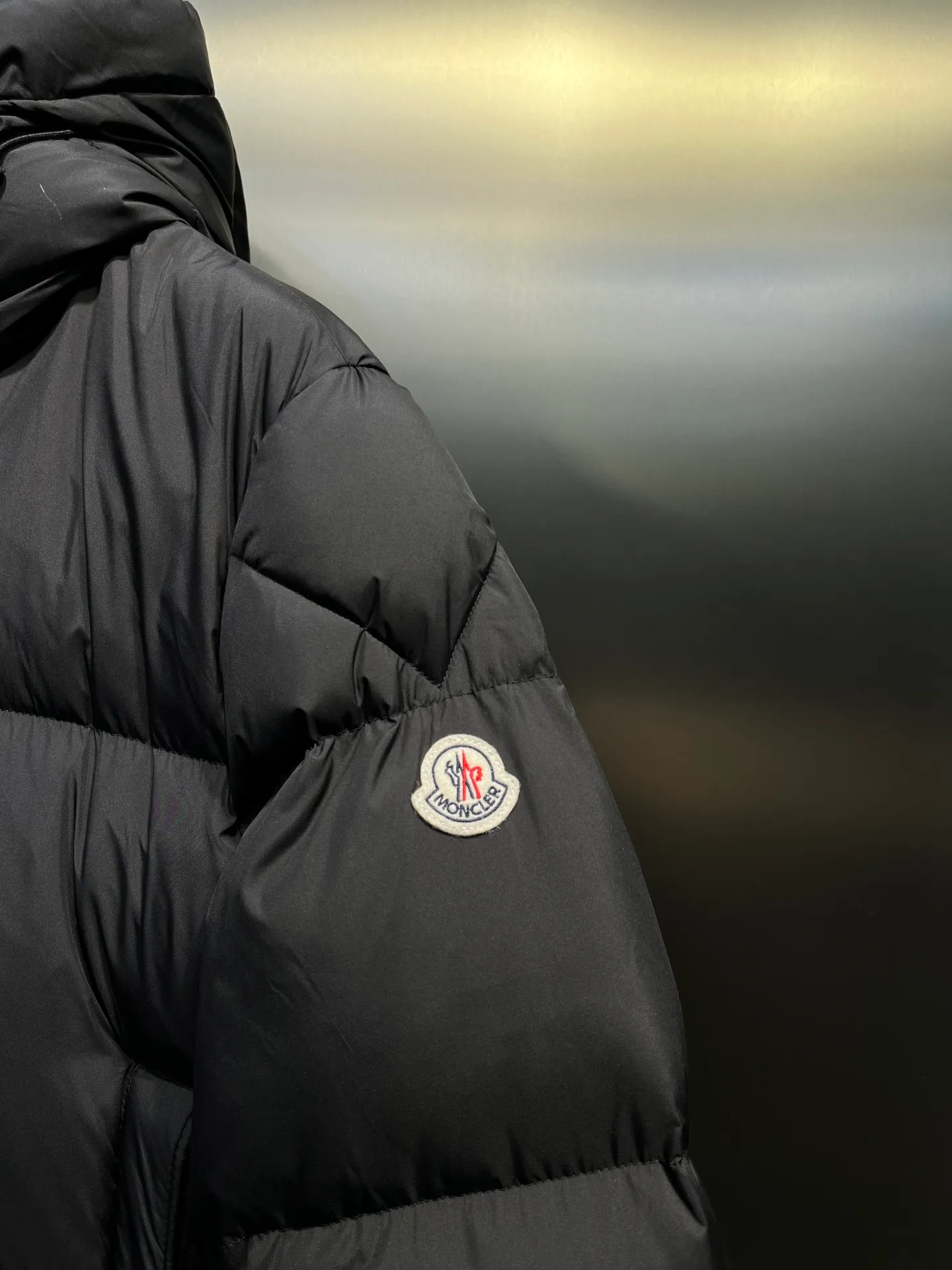 P840 moncler 🌟Down jacket Original 1:1 customized hardware accessories are all imported and original customized. Counters are welcome to compare. Absolutely high quality. Use top 90 duck down. Super soft. Top version, full of feathers. Super heavy industry. Fabric workmanship is perfect. Note: super soft. Size: 12345