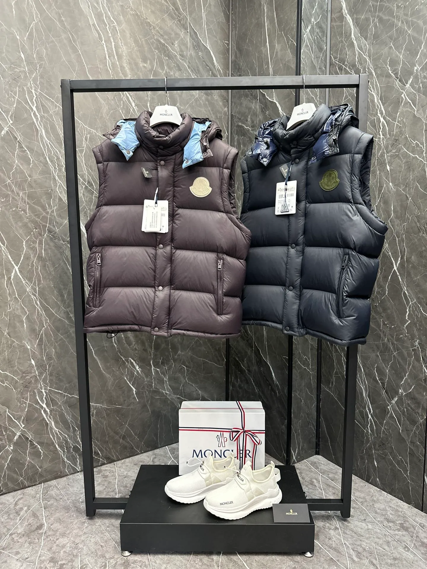 P900 Moncler Cyclone two-in-one down jacket. Black/dark navy/chocolate/baby blue. Available in four colors.