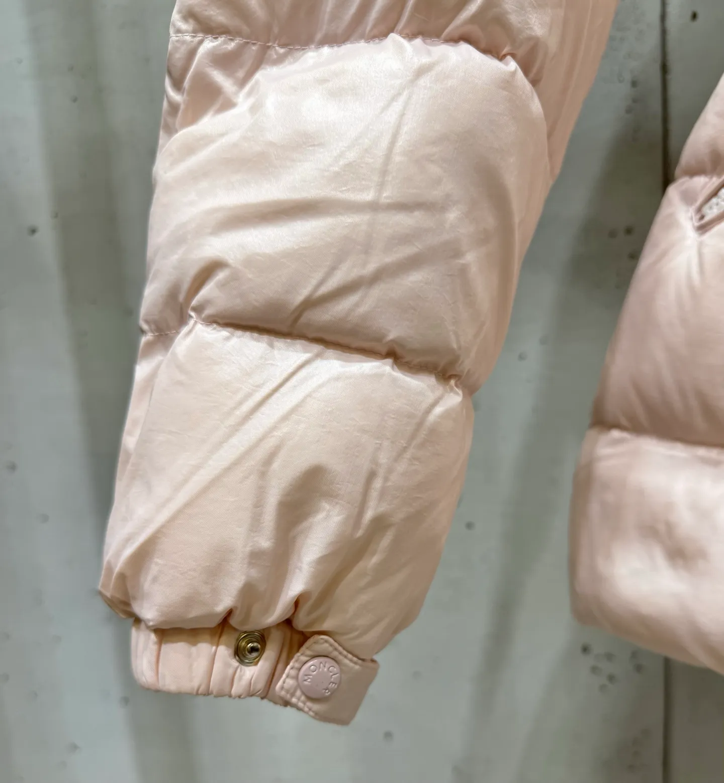 P920 Women's Moncler FW24 Barante short waist silhouette zipper long-sleeved down jacket Color: light pink off-white black Size: 0 1 2 3
