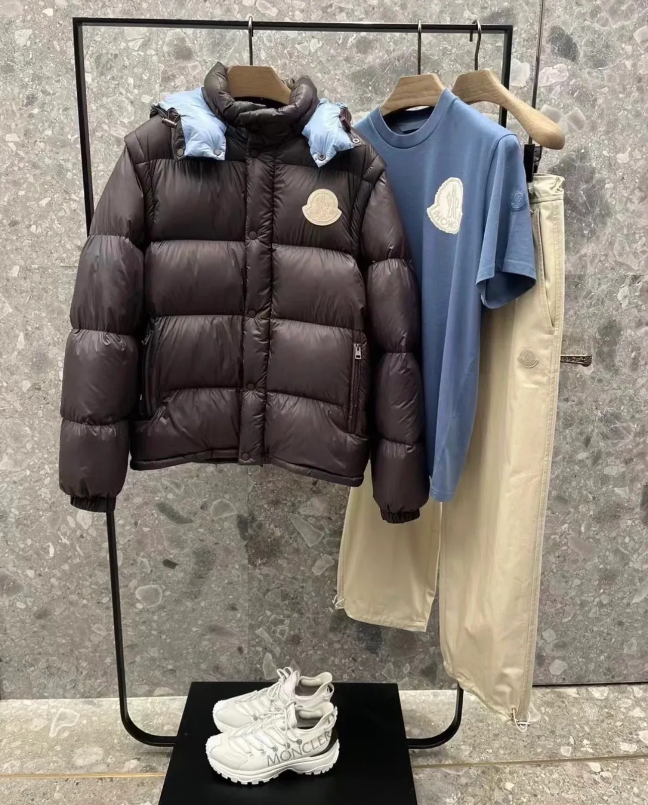 P800 Moncler Cyclone 2-in-1 down jacket. Real shot display at the counter.