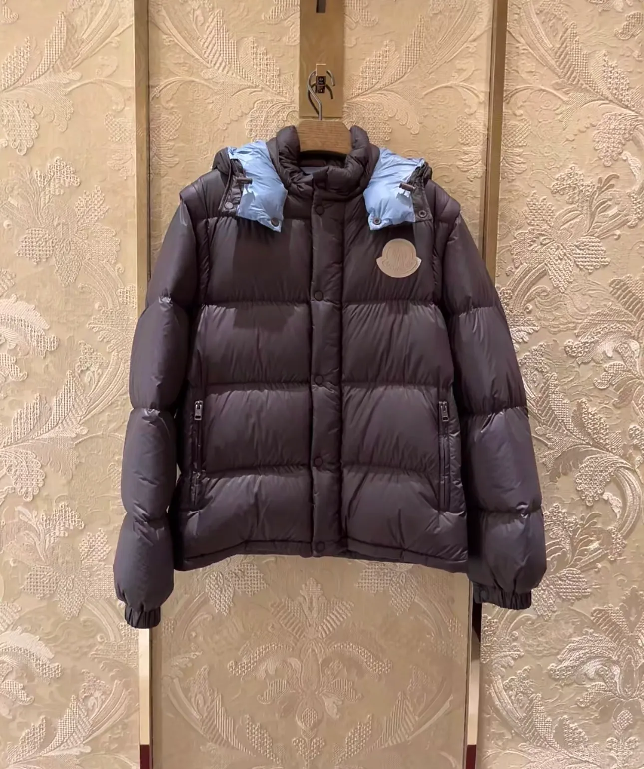 P800 Moncler Cyclone 2-in-1 down jacket. Real shot display at the counter.