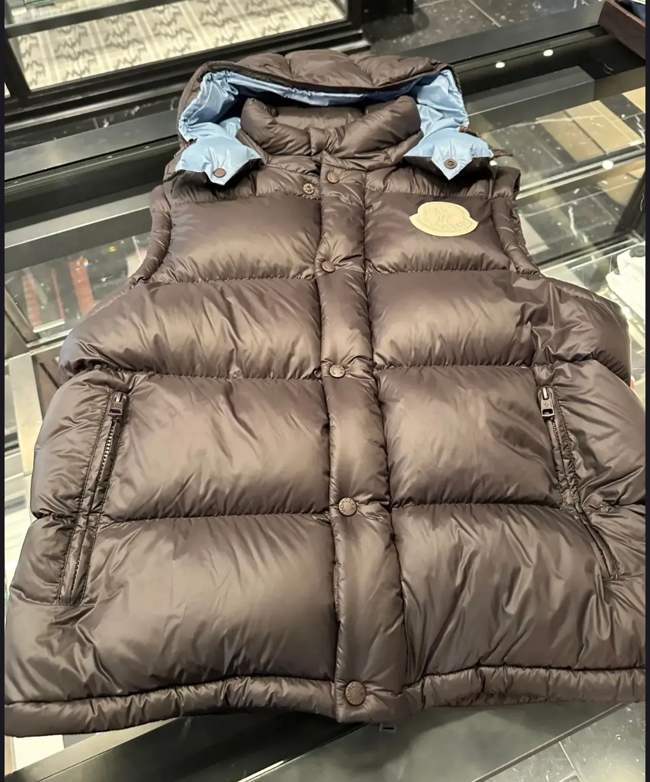 P800 Moncler Cyclone 2-in-1 down jacket. Real shot display at the counter.