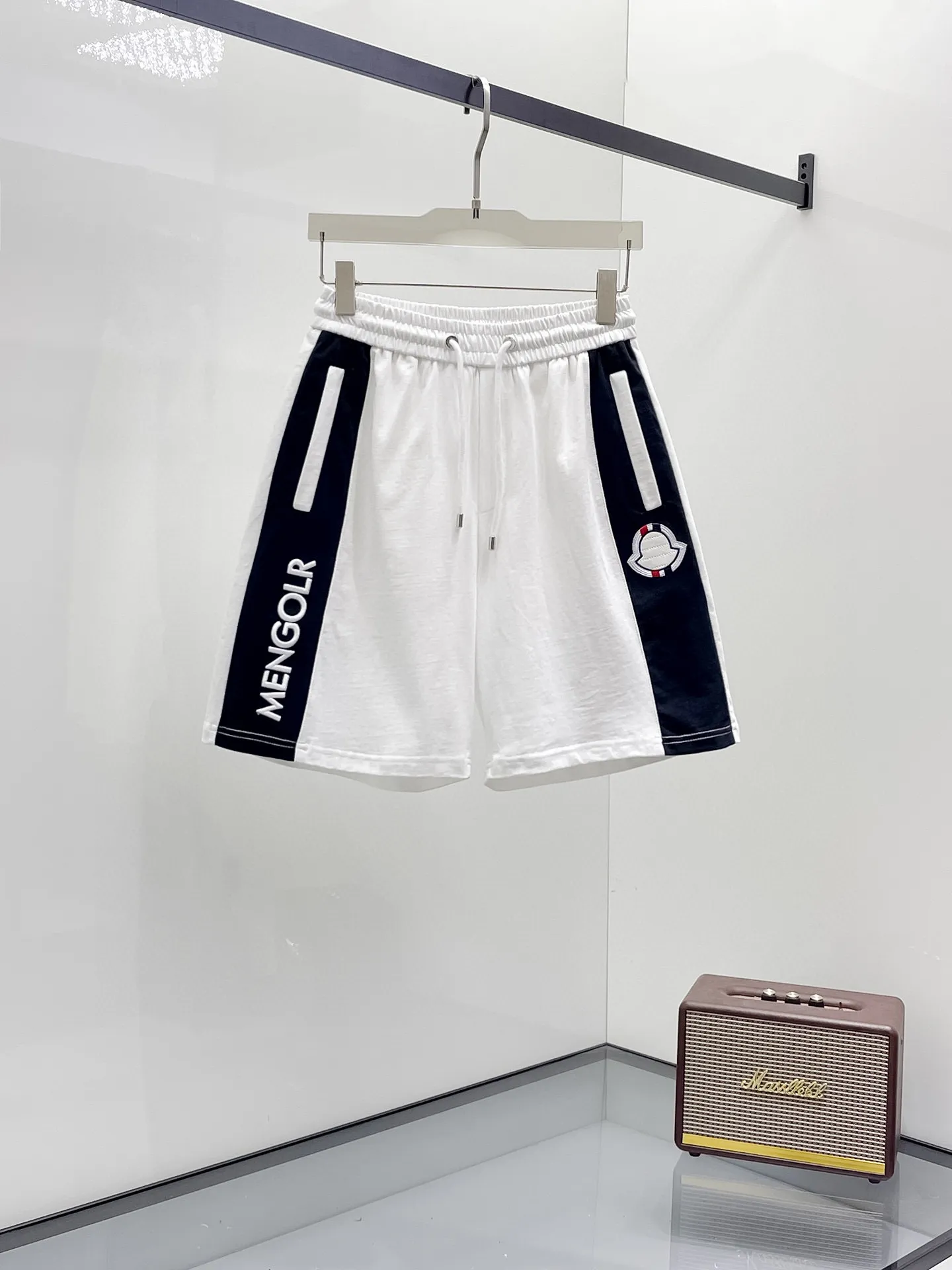 P560 Brand [MONCLER Mouth Covered] 2025 round neck short-sleeved shorts suit. The pure cotton fabric upper body will not be stuffy, the smooth and comfortable skin-friendly effect is more breathable, the fabric has its own texture, classic logo technology, a new interpretation from a unique angle, the first choice for fashion and versatility! Size: M-3XL (maximum wear: 190 pounds)