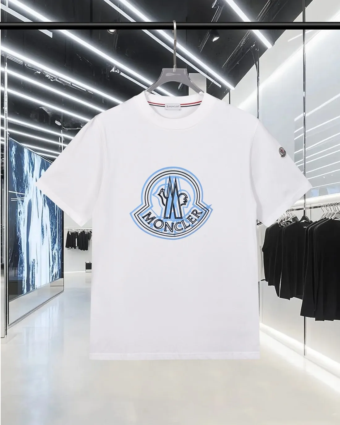 P150 MONCLER/Muzzled 300g pure cotton round neck short-sleeved T-shirt Brand classic Ghost offset letter LOGO embossing process 2025ss official synchronization High version High quality Fashion personality Versatile trend Pure original quality Original fabric Hang tag Collar label Washed wheat Complete three standards Color: Black. White. Size: S M L XL XXL