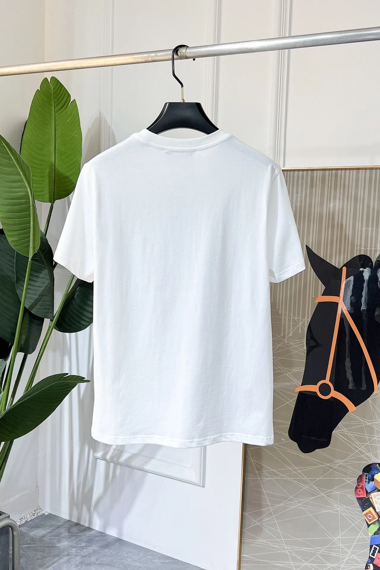 P140 Brand【MONCLER】original men's casual short-sleeved T-shirt, new product for spring and summer 2025, customized top-notch logo craftsmanship on the chest, matched with the entire details, quality and tailoring design are first-class, customized imported pure cotton fabric! Full of style, the color scheme is light and versatile. M-3XL (wear to 190 pounds)