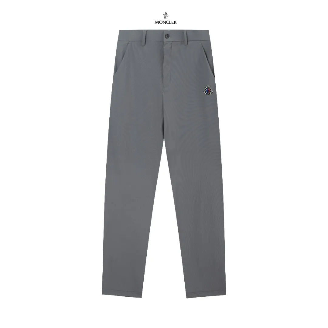 P250 Moncler spring and summer new model, two-color high-quality thin business casual fashionable ice silk trousers. Smooth, comfortable, anti-wrinkle and traceless good trousers. 🗯Soft texture, slightly elastic to the touch, cool ice silk trousers. Waist elastic band, fashionable version design. 🗯 Neat and neat line routing, suitable for both business and leisure! It can be easily controlled by all body types. Two classic colors are available. 🗯New summer product. Versatile and easy to match. The upper body is very simple, handsome and stylish. Both men and women can easily control it. Color: Black Gray Size: M-XXXL