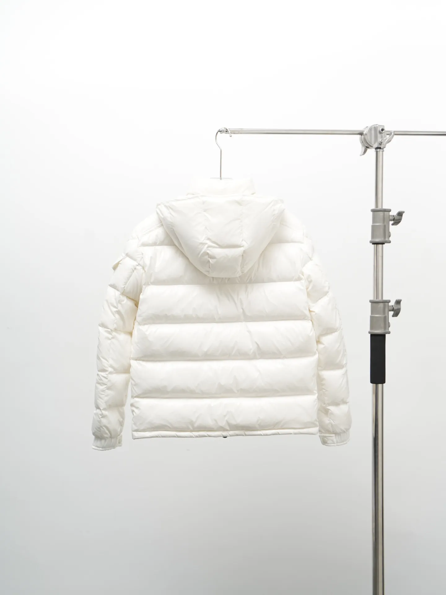 P640 Moncler Moncler Maya Men's Outdoor Down Jacket White