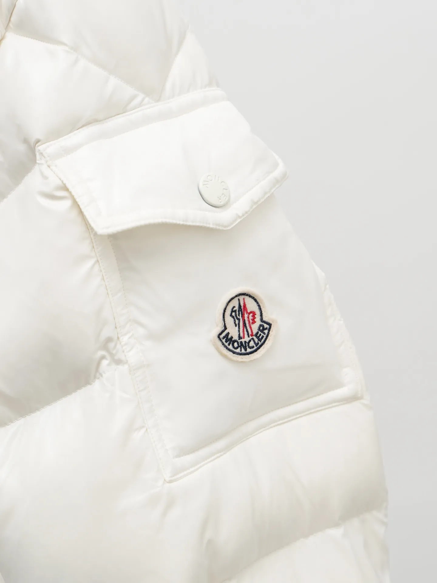 P640 Moncler Moncler Maya Men's Outdoor Down Jacket White