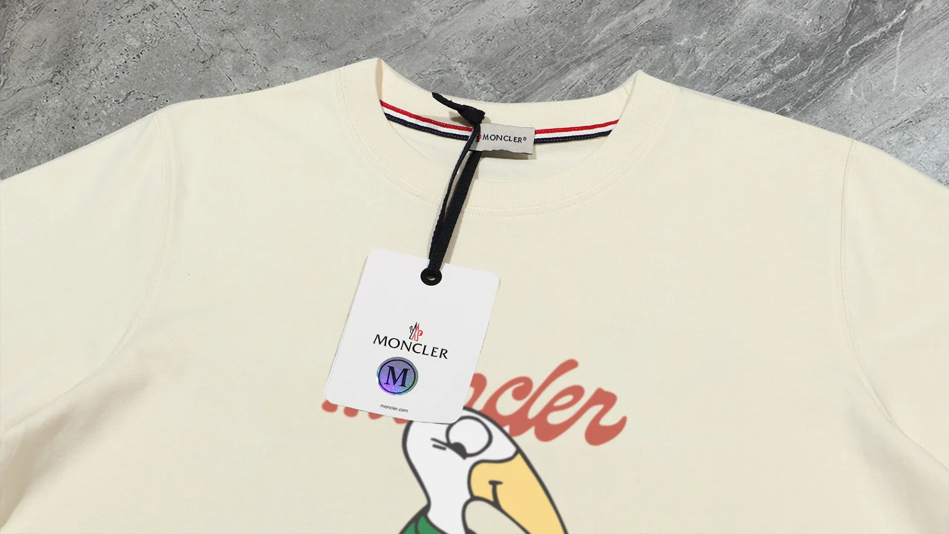 P210 High-version sweatshirt) [Long-term stock] 〖𝐌𝐎𝐍𝐂𝐋𝐄𝐑~Mask〗 Made of 440g heavy-weight fabric. It is different from the market currency. It can be matched with any variety and is properly handsome. 😎The whole dress is made of double waistcoats. The double waistcoats make the whole dress more three-dimensional. Not ordinary factories can do such fine work. 2025 Spring catwalk version of the T stage, on sale at the counter, exquisitely printed round neck terry sweatshirt, high-end double-ply cotton, custom-made stretch ribs, dyed in the same vat, complete with three standards, matched with digital printing patterns and very breathable, same style for men and women, color: black, white, apricot, size: S M L XL 2XL