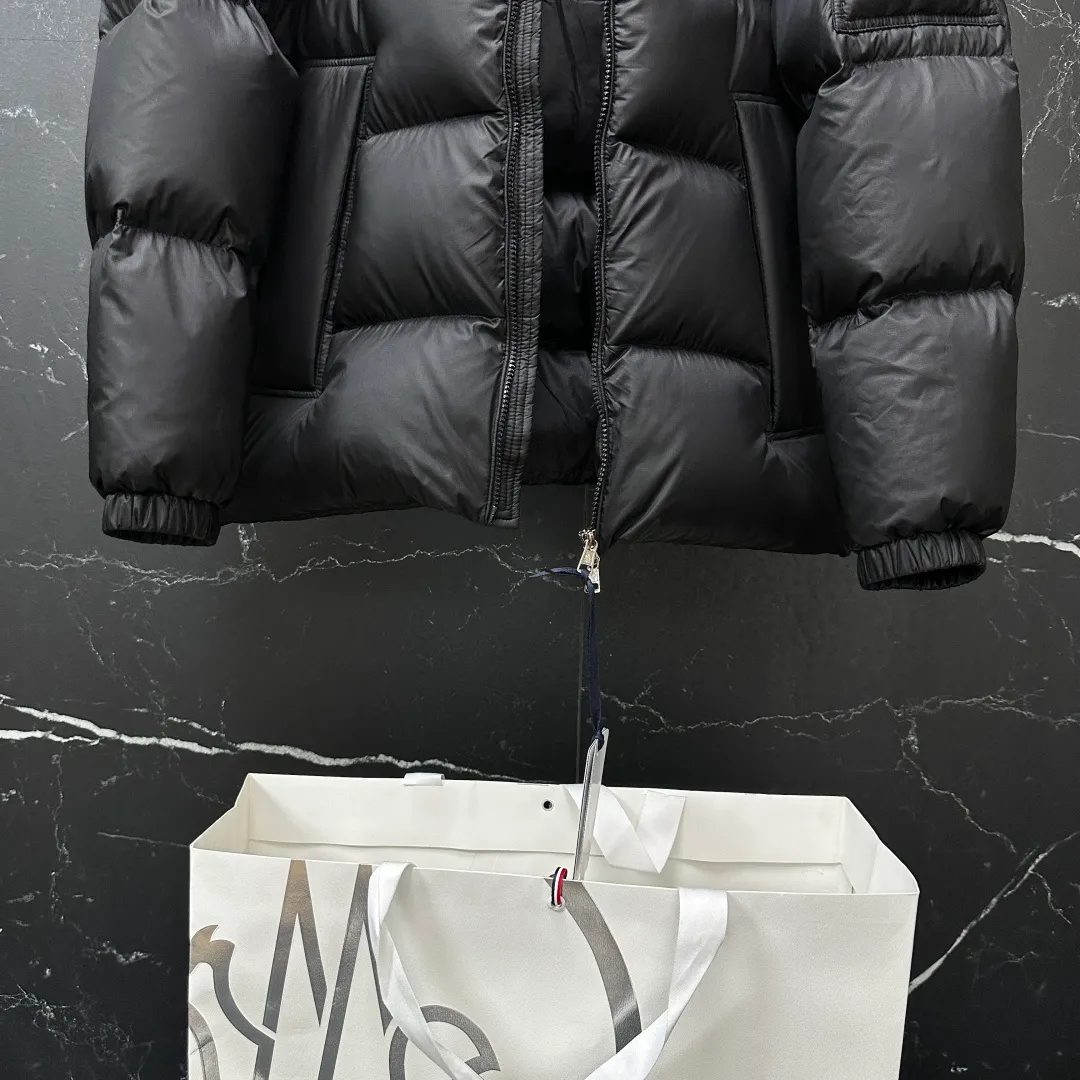P860 𝑴𝒐𝒏𝒄𝒍𝒆𝒓｜Moncler/Moncler 25𝒔𝒔 Couyere new autumn and winter hooded [removable] light luxury fashion star's same style thickened down jacket for men and women T62# 𝑺𝒊𝒛𝒆：𝟭# 𝟮# 𝟯# 𝟰# 𝟱# Product color: black, silver gray